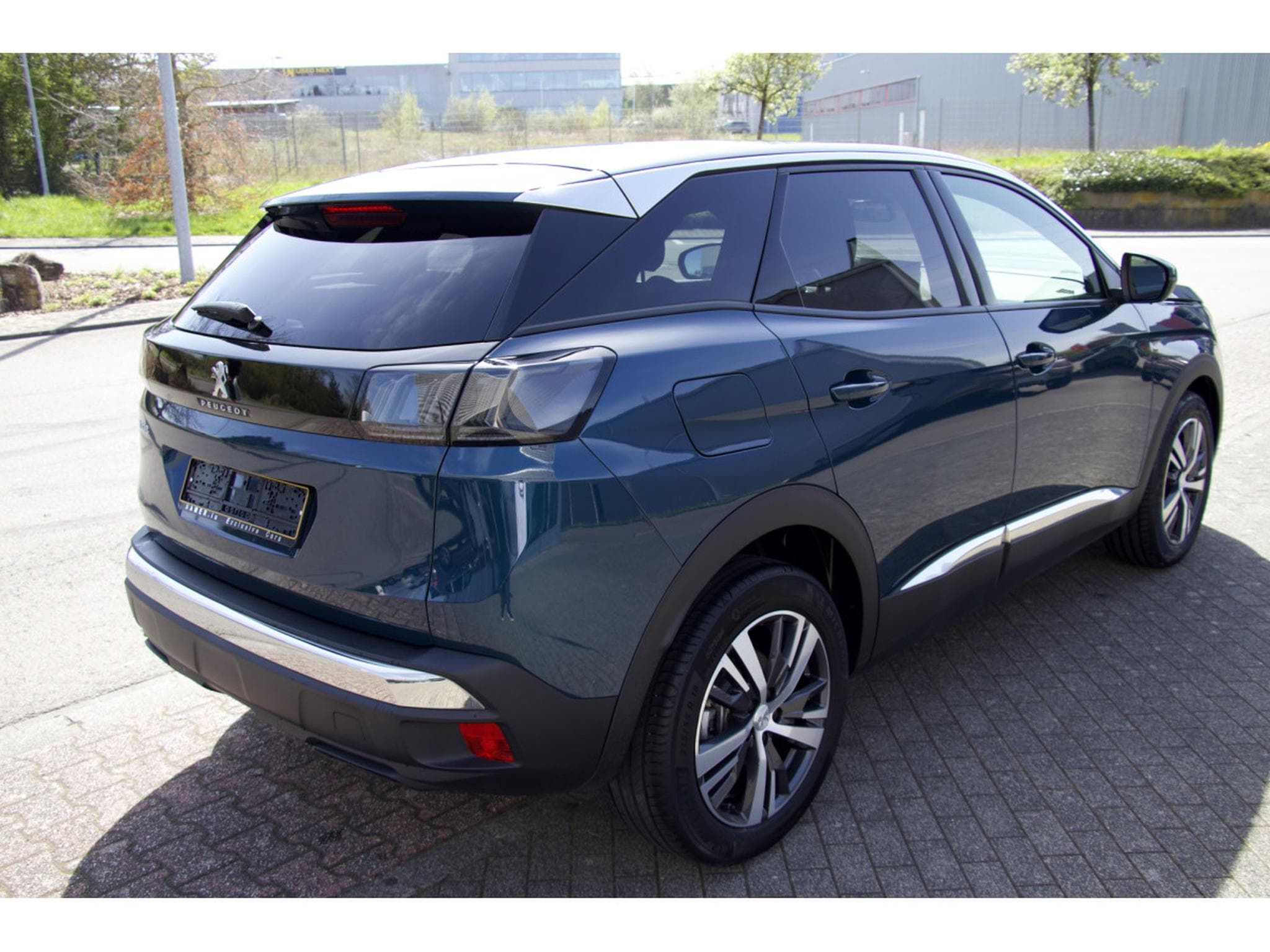 Peugeot 3008 PureTech 130 EAT8 Allure (2024) - Photo 5