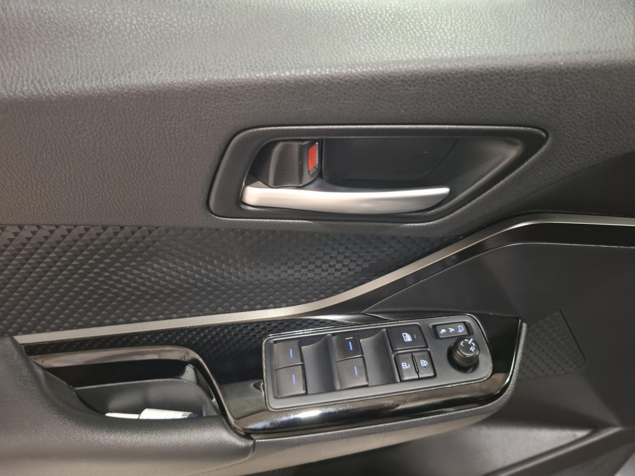 Toyota C-HR 1.8 Hybrid E-CVT 1 HAND, CAMERA, NAVI,CUIR, (2023) - Foto 14