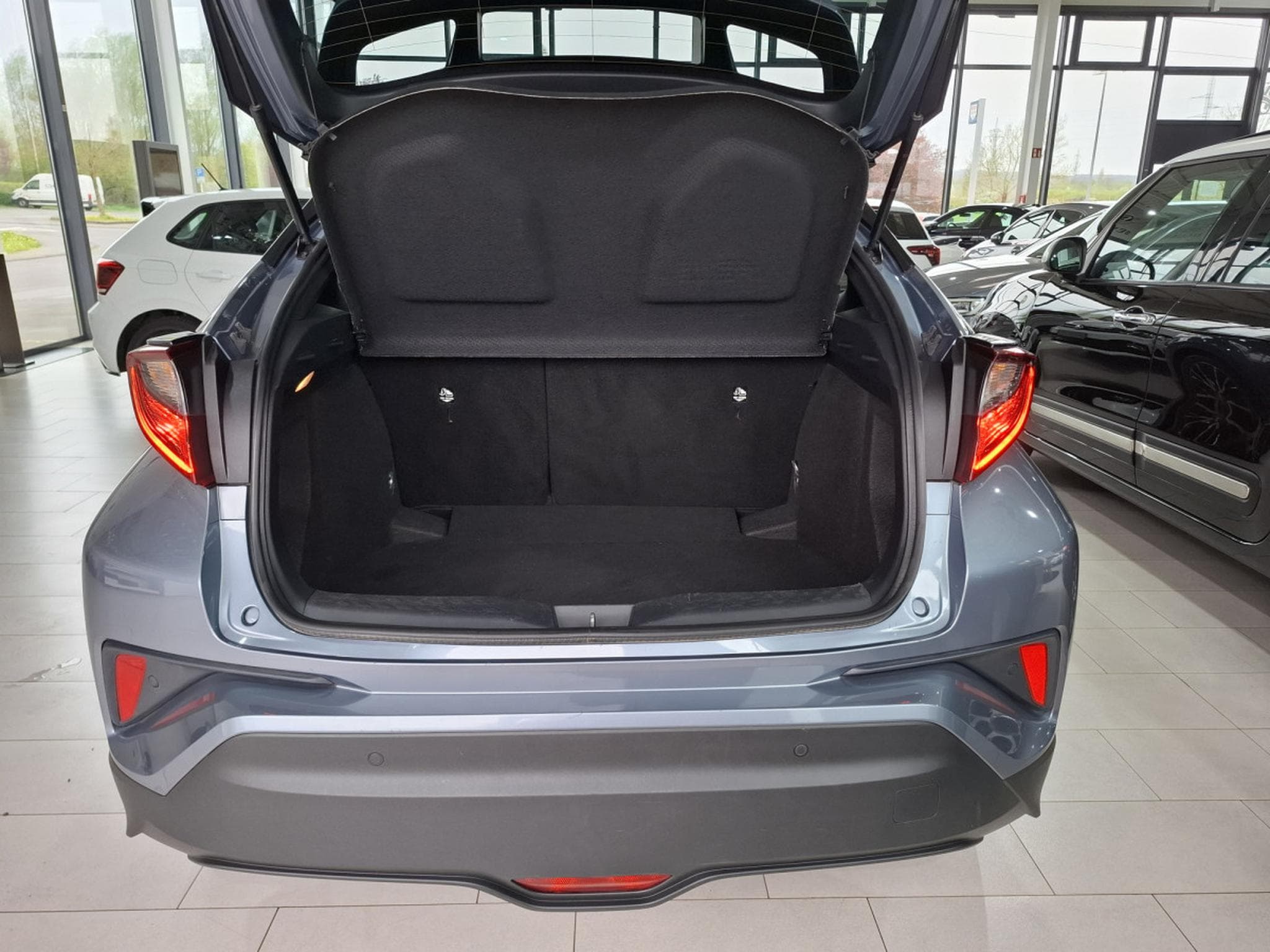 Toyota C-HR 1.8 Hybrid E-CVT 1 HAND, CAMERA, NAVI,CUIR, (2023) - Foto 16