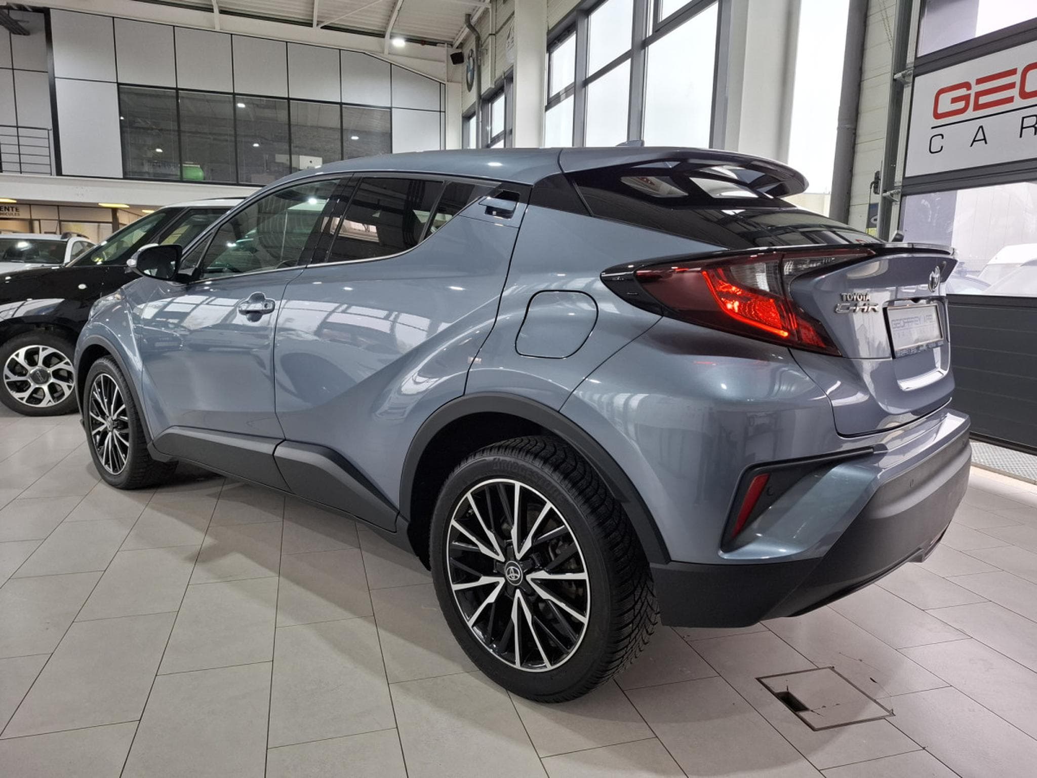 Toyota C-HR 1.8 Hybrid E-CVT 1 HAND, CAMERA, NAVI,CUIR, (2023) - Foto 2