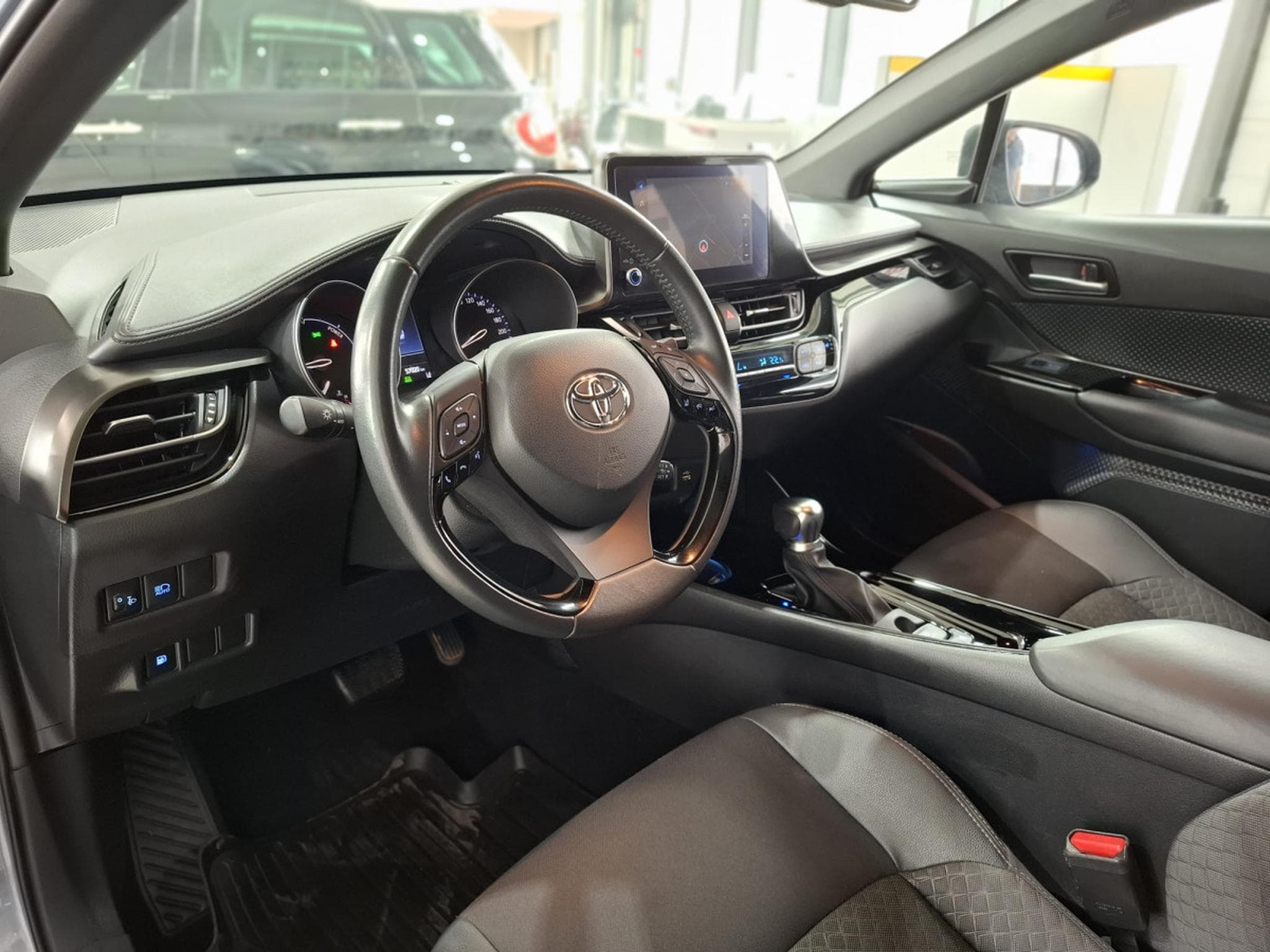 Toyota C-HR 1.8 Hybrid E-CVT 1 HAND, CAMERA, NAVI,CUIR, (2023) - Foto 8