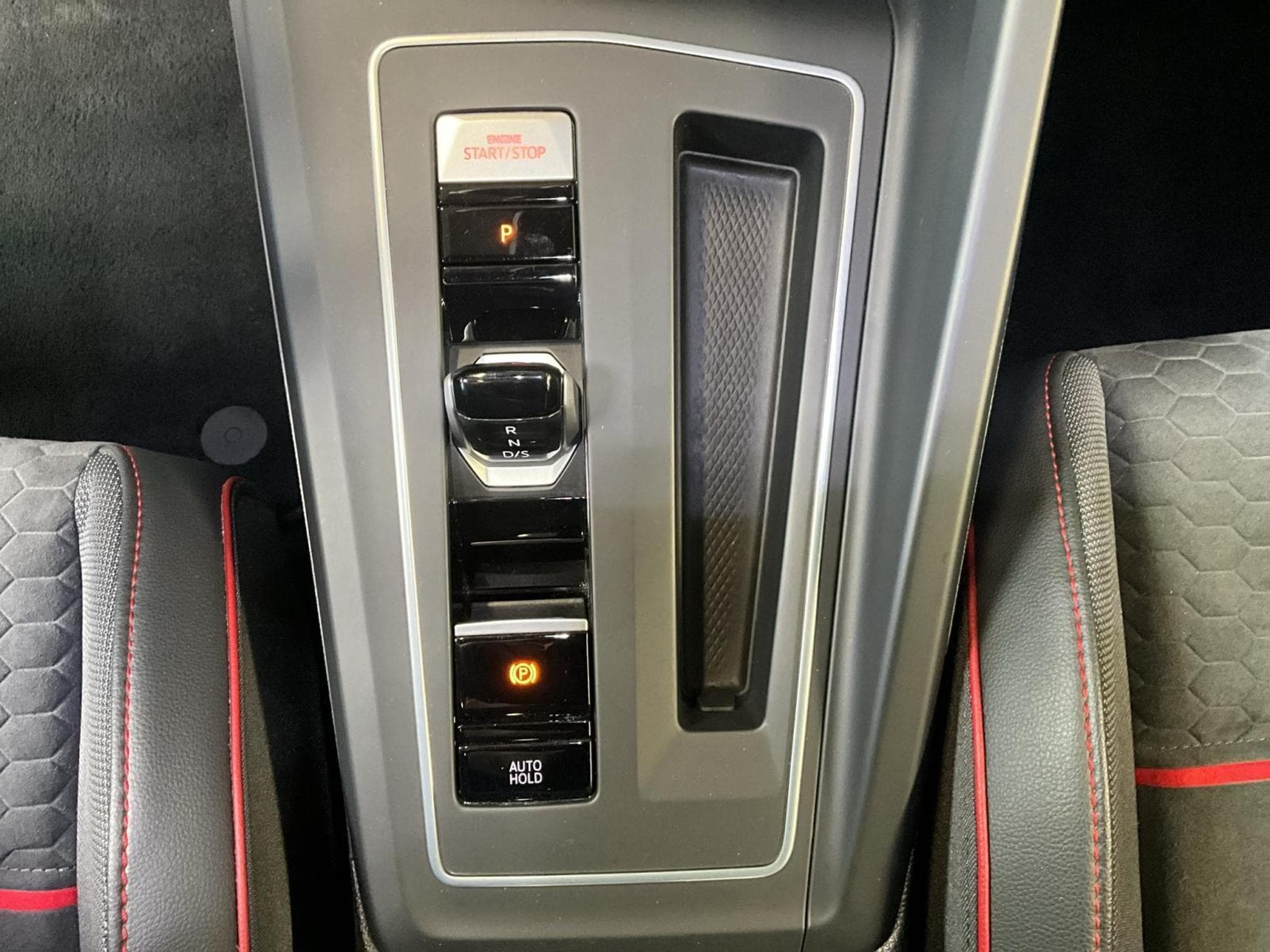 VW Golf GTI-Clubsport+DSG+Pano+Navi (2021) - Foto 12