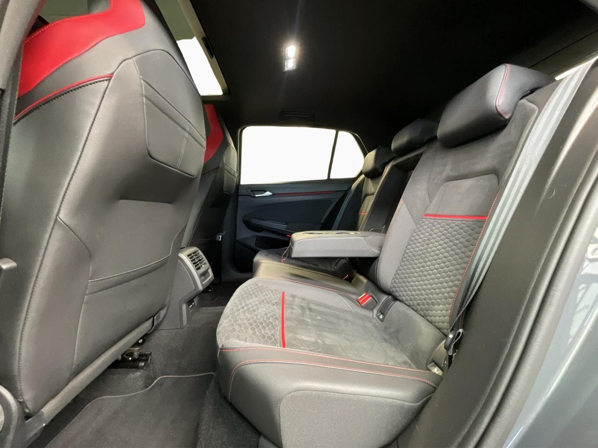 VW Golf GTI-Clubsport+DSG+Pano+Navi (2021) - Foto 16