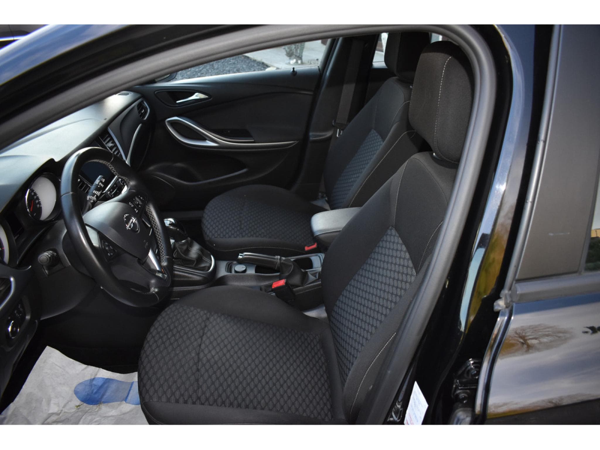 Opel Astra 1,6 CDTi 110 Ecotec Edition Business (2018) - Photo 7