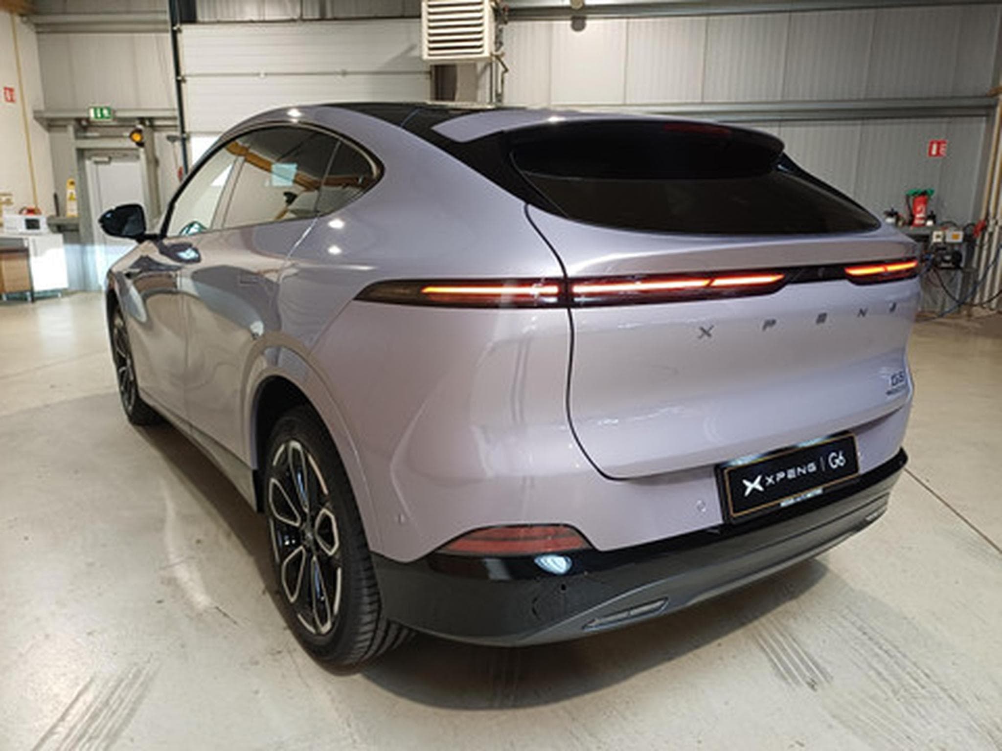 YPENG G6 New AWD Performan BEV 81KWH Performance AWD (2026) - Photo 4