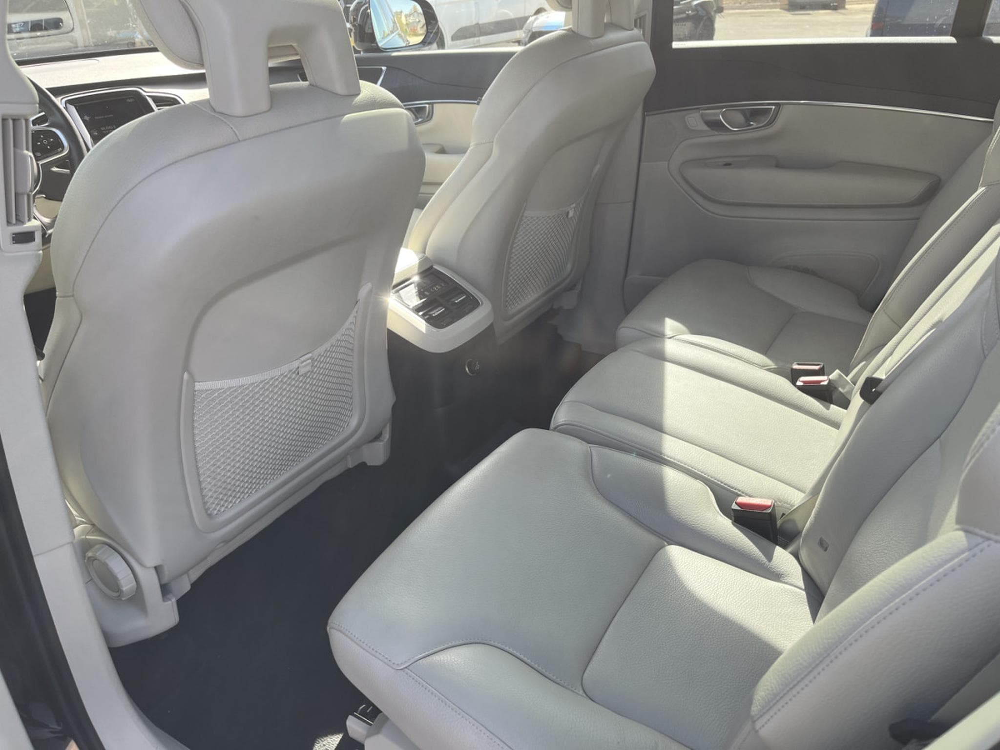 Volvo XC90 T8 AWD Recharge PHEV Momentum 7 Places Panorama (2021) - Photo 10