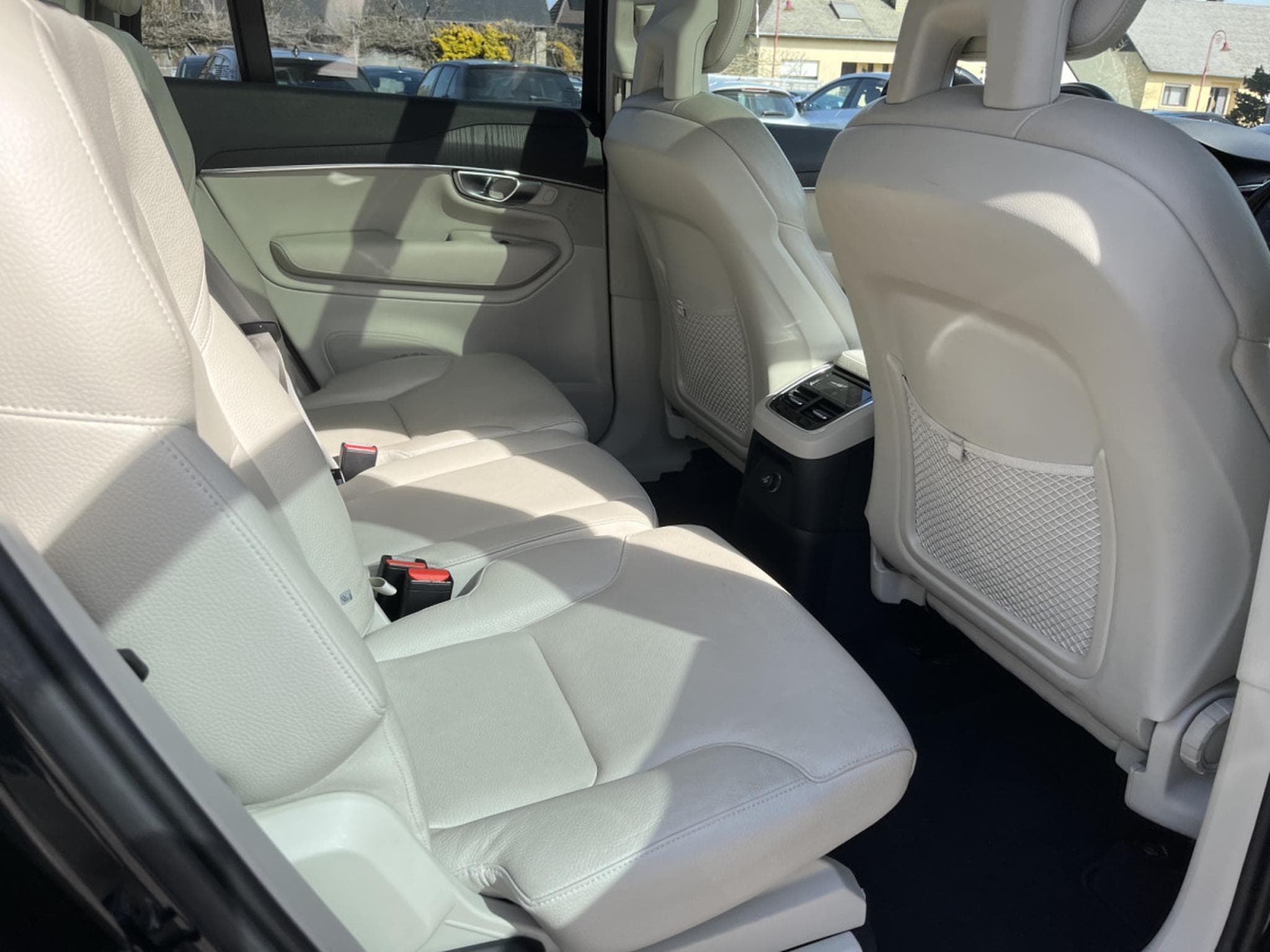 Volvo XC90 T8 AWD Recharge PHEV Momentum 7 Places Panorama (2021) - Photo 12