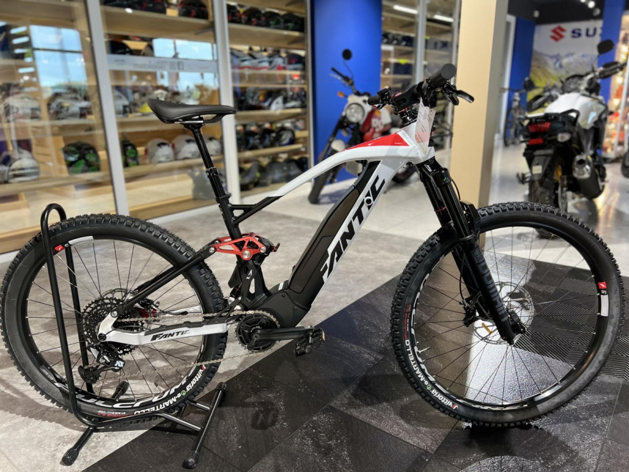 Fantic XMF 1.7 720Wh, M 29''-27,5'', freins 4 pistons, 90 Nm (2026) - Foto 1