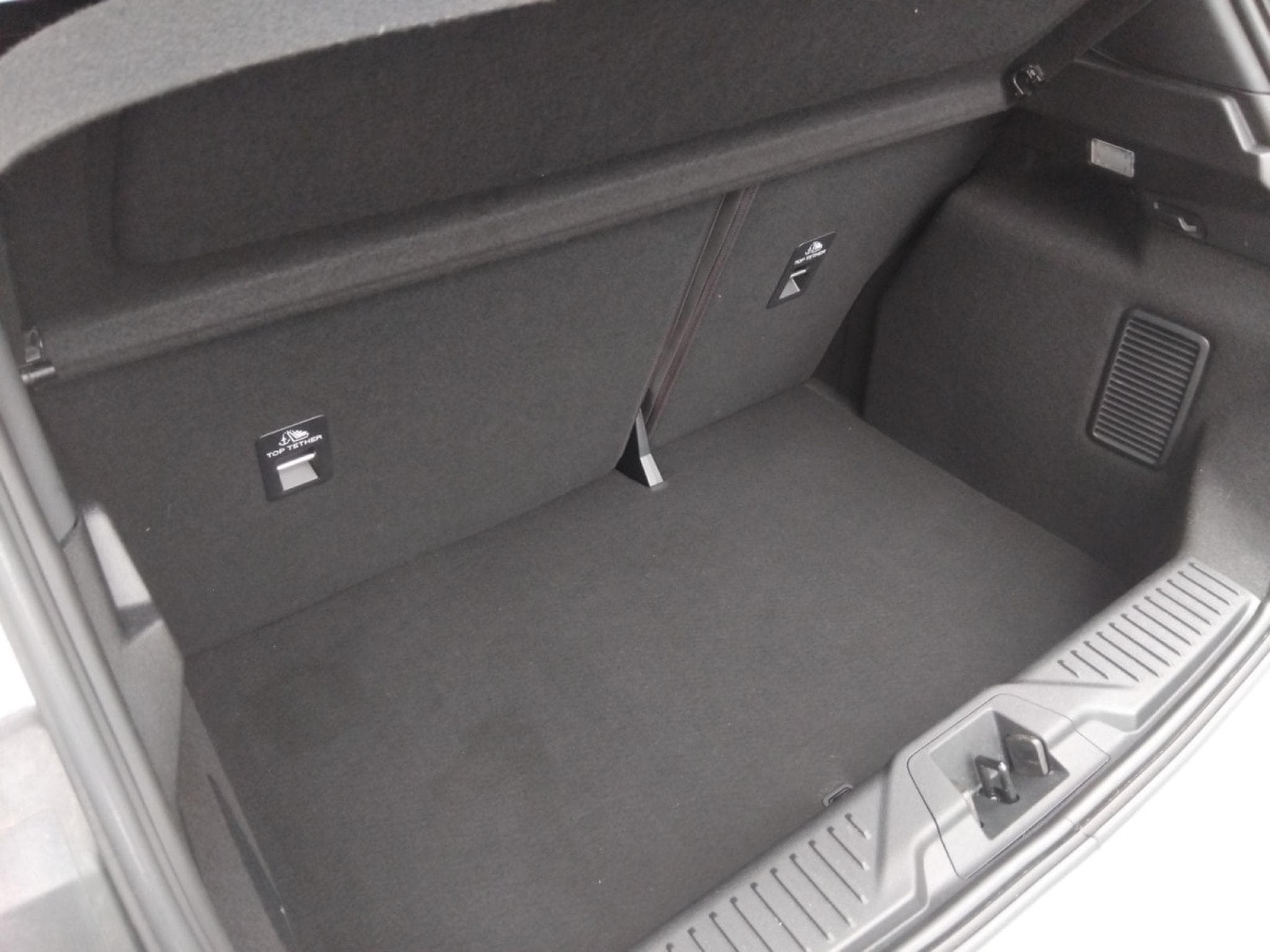 Ford Fiesta 1.0 EcoBoost MHEV ST-Line X (2022) - Photo 10