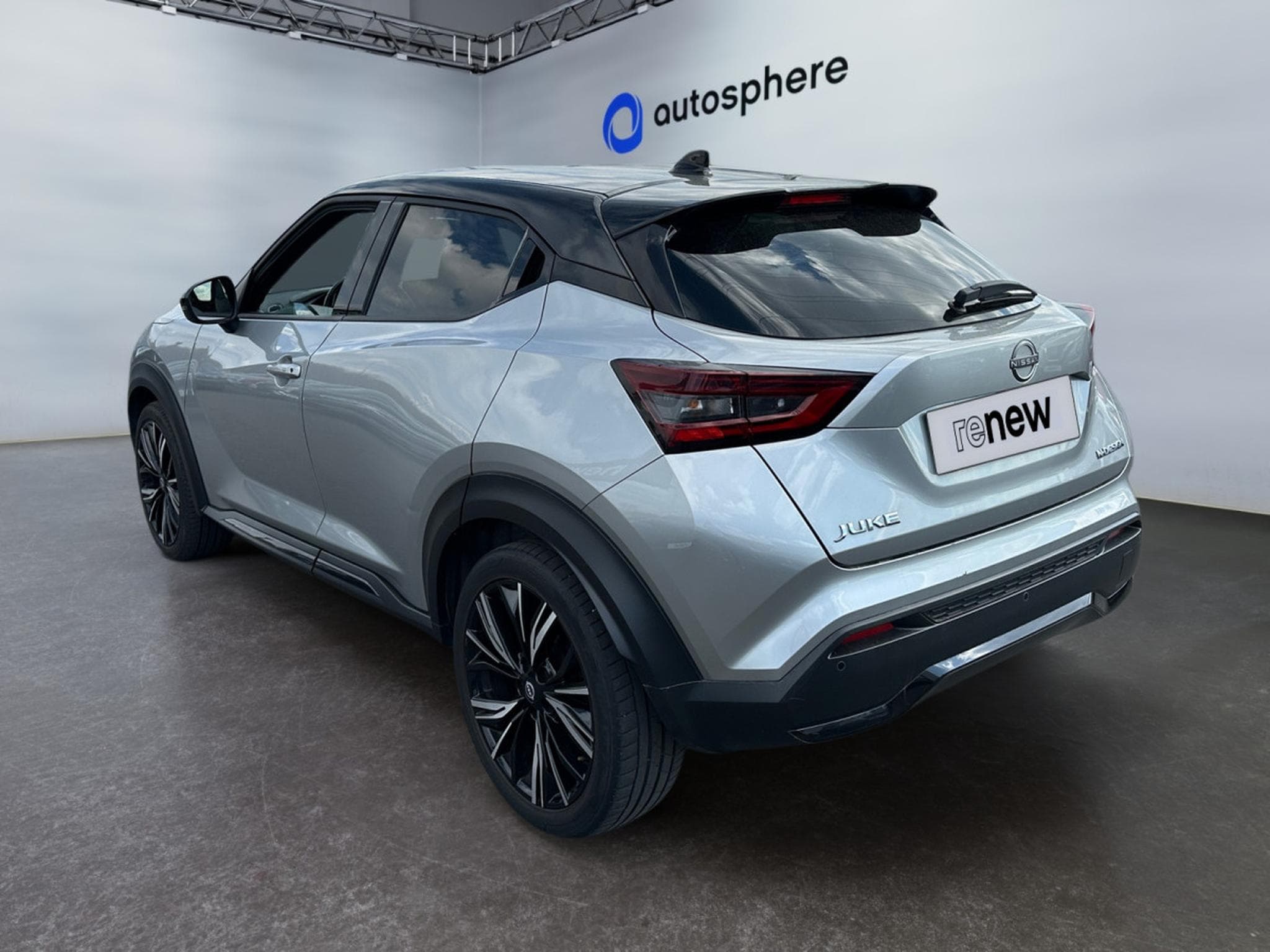 Nissan Juke 1.0 DIG-T N-DESIGN ENIGMA BLACK (2023) - Foto 4