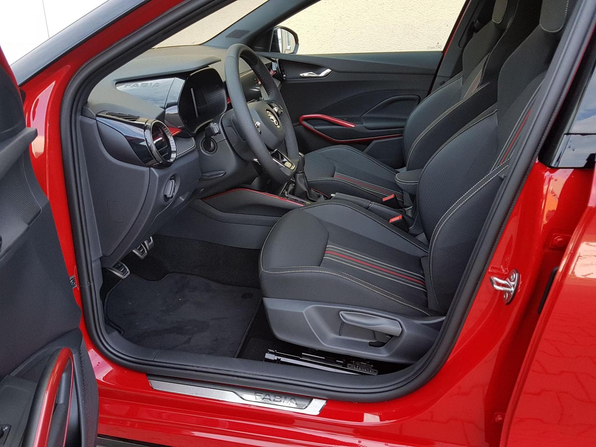 Skoda Fabia Monte Carlo (2026) - Photo 11