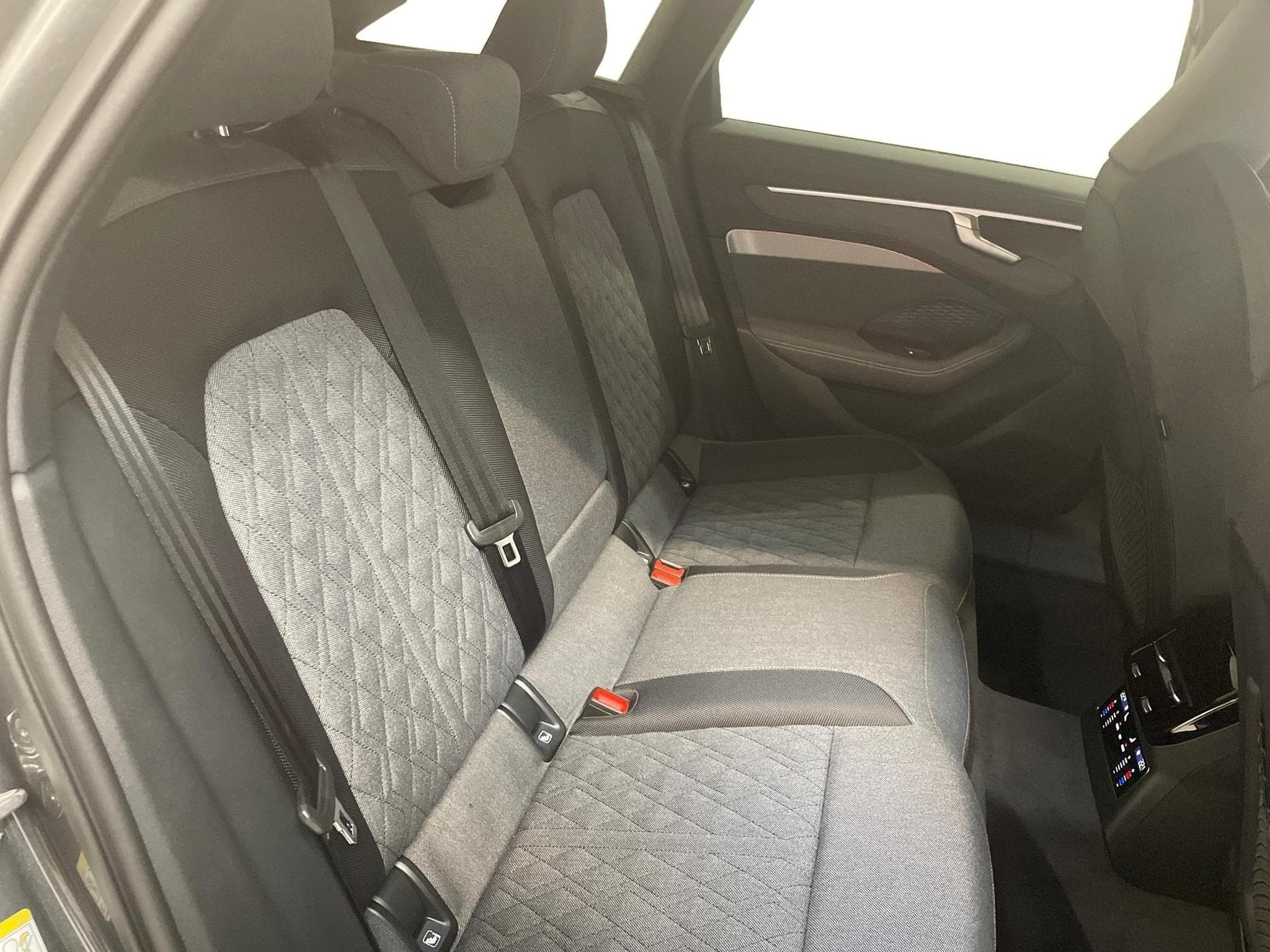 Audi A6 Avant S-Line 2.0 (2025) - Photo 20