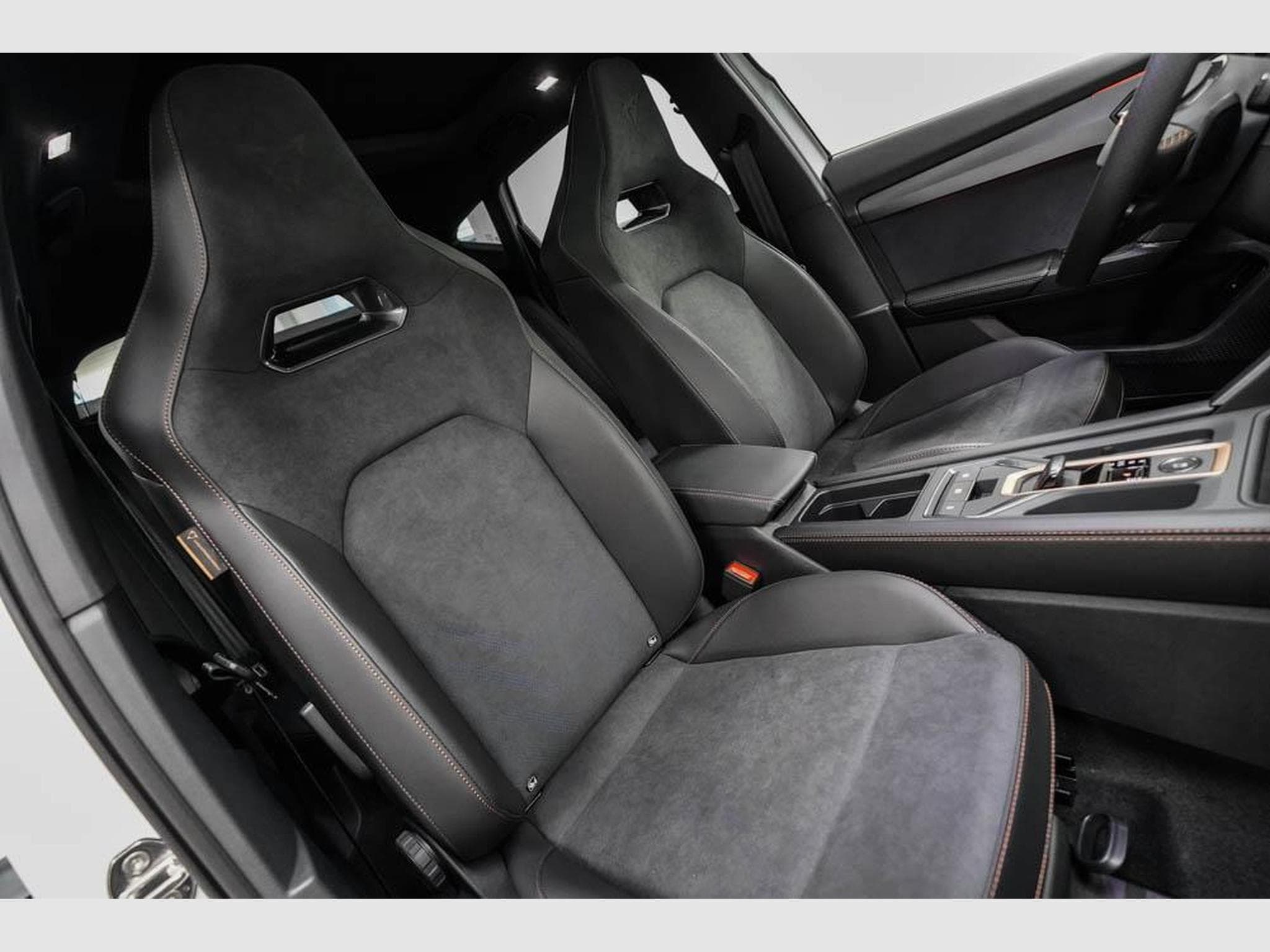 Cupra Formentor 2,0 TSI DSG (2025) - Photo 22