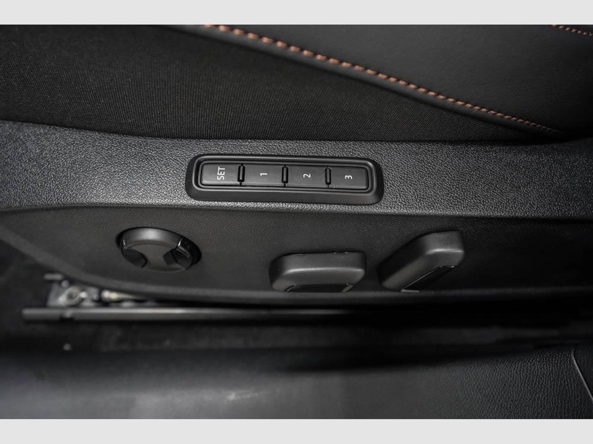 Cupra Formentor 2,0 TSI DSG (2025) - Photo 23