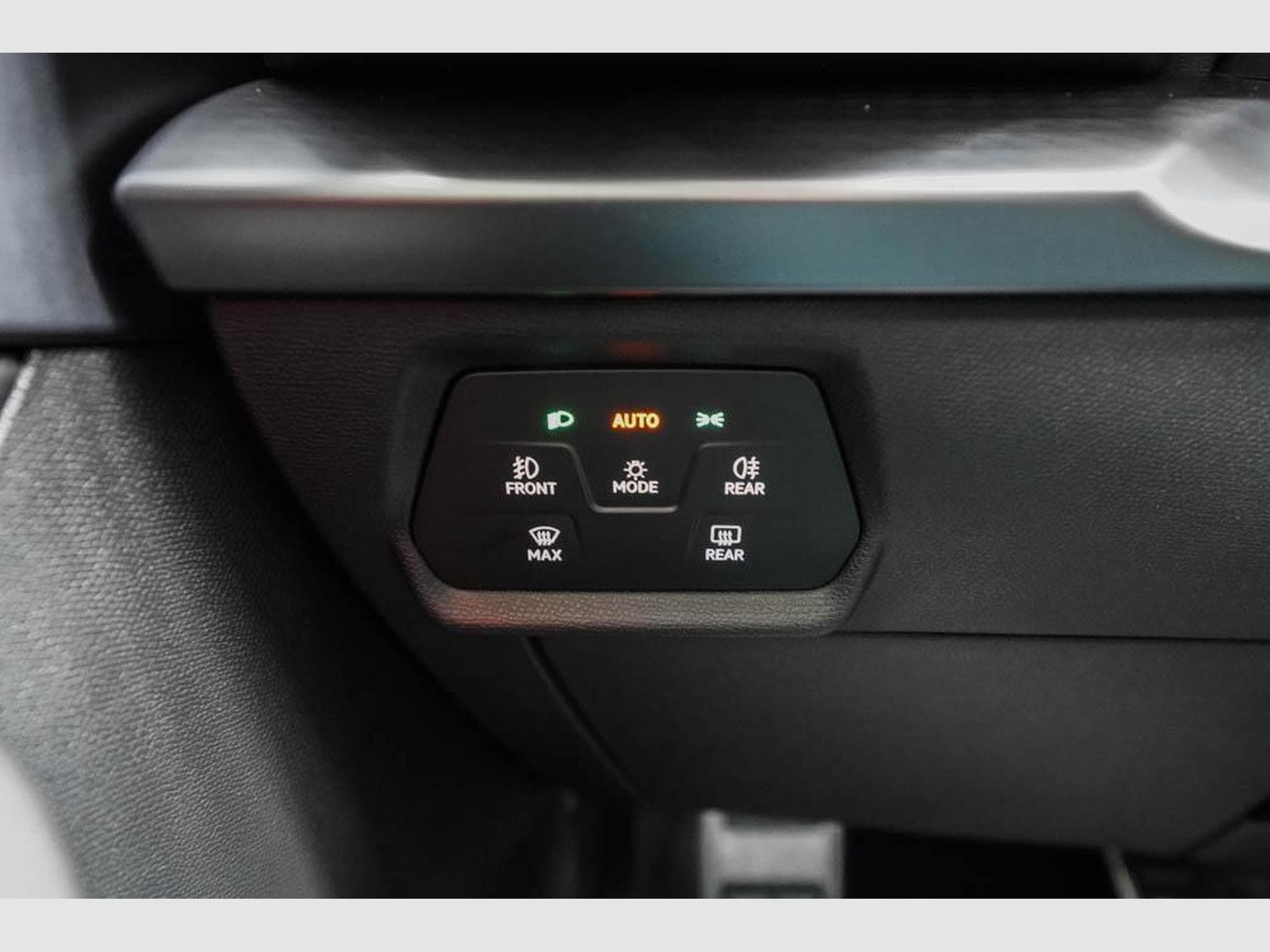 Cupra Formentor 1,5 eTSI DSG (2026) - Photo 11