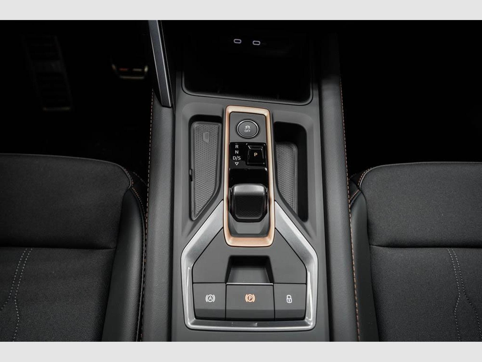 Cupra Formentor 1,5 eTSI DSG (2026) - Photo 12