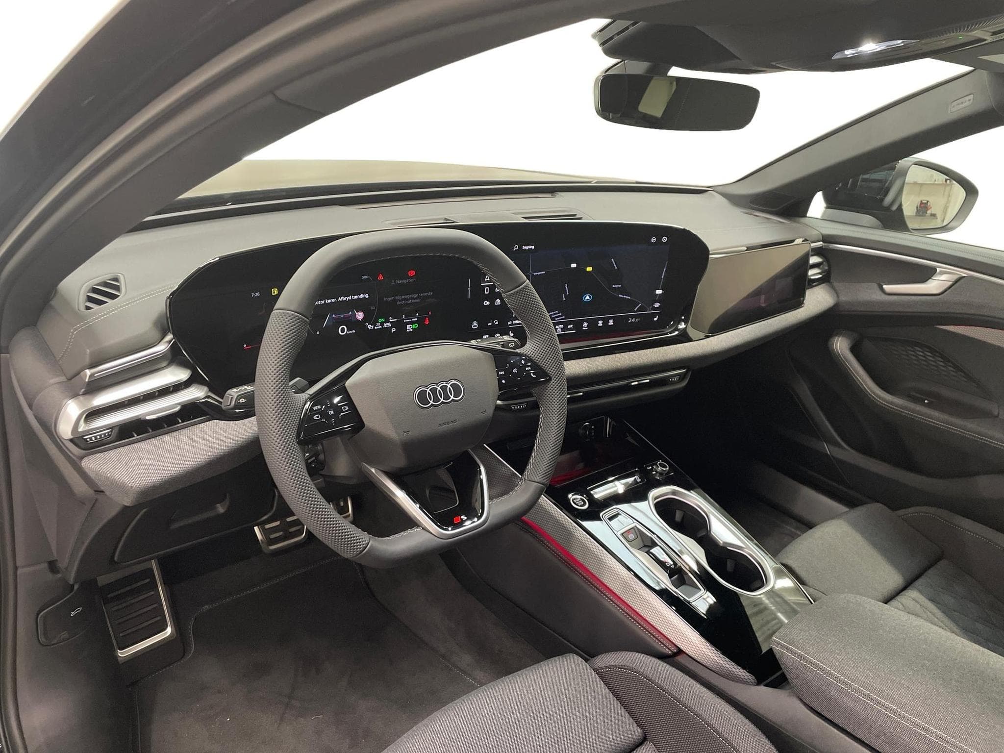 Audi A6 Avant S-Line 2.0 (2025) - Photo 13