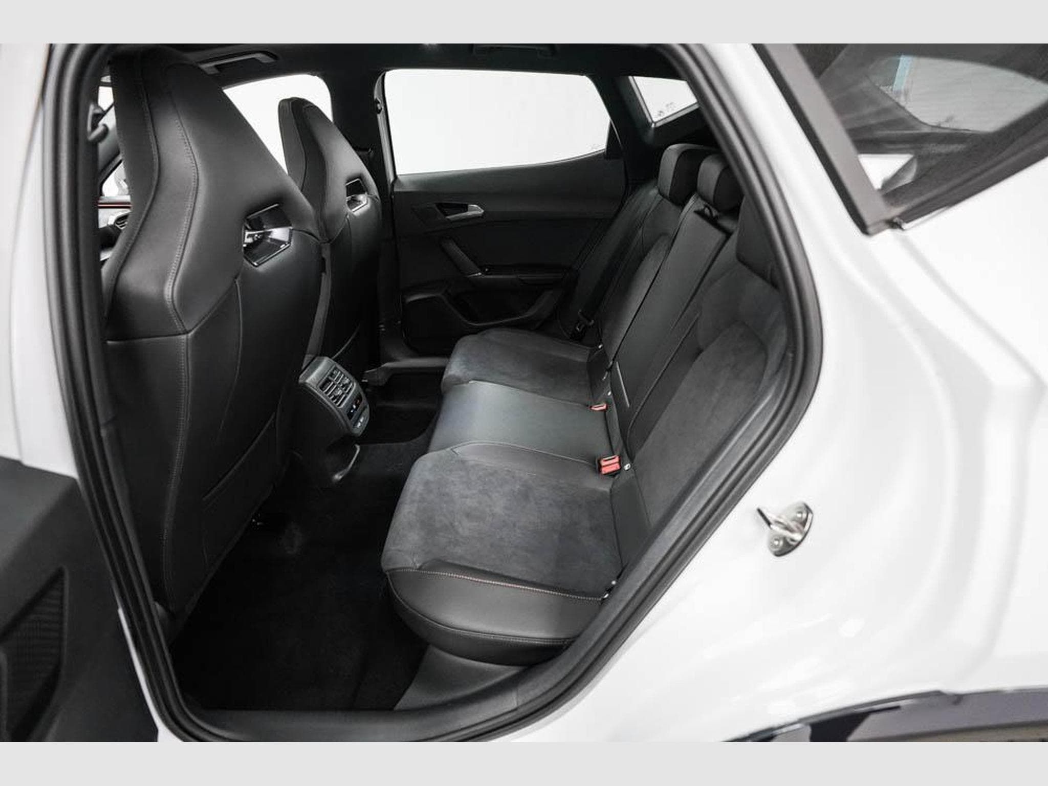 Cupra Formentor 2,0 TSI DSG (2025) - Photo 16