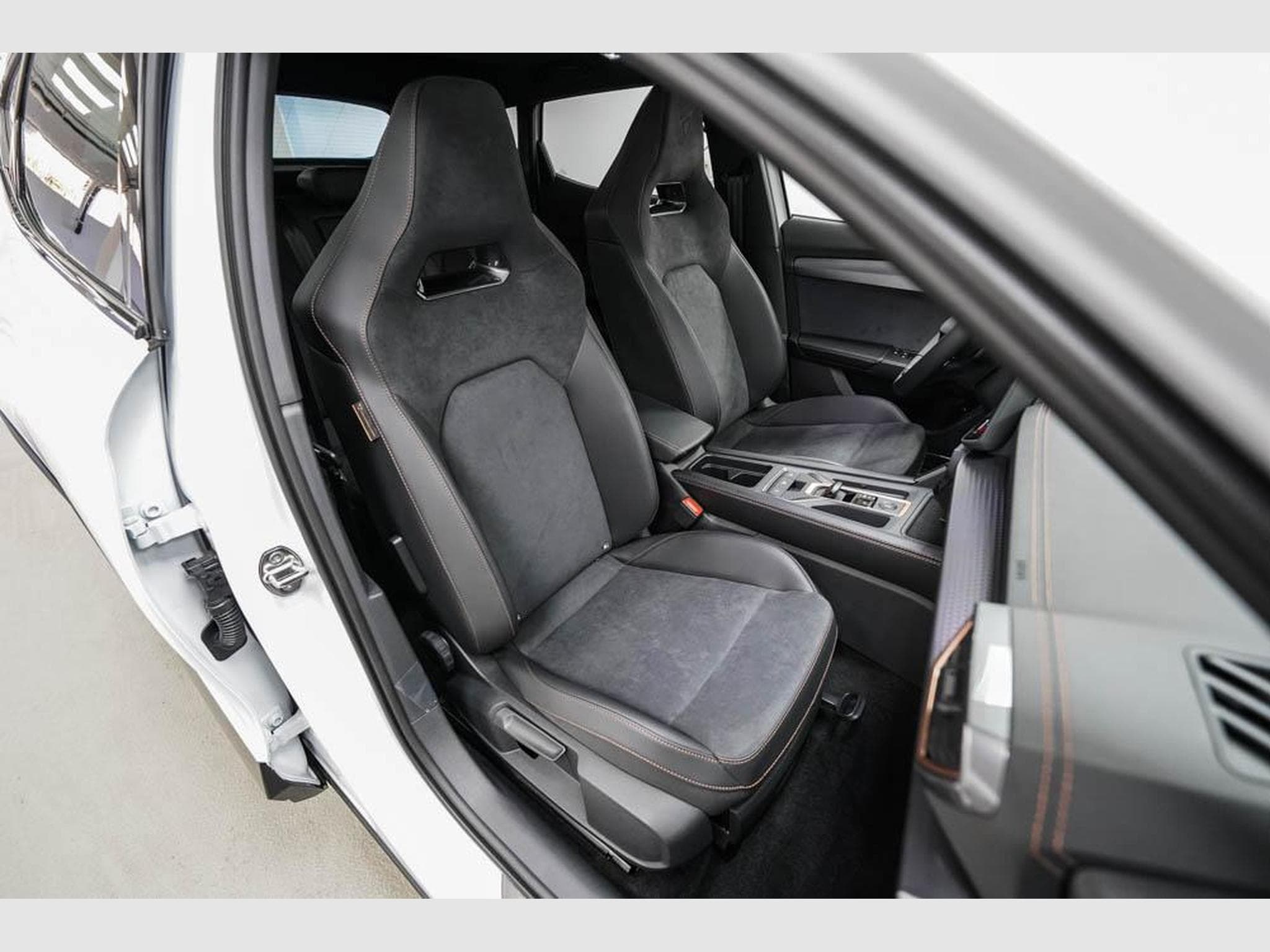 Cupra Formentor 2,0 TSI DSG (2025) - Photo 22