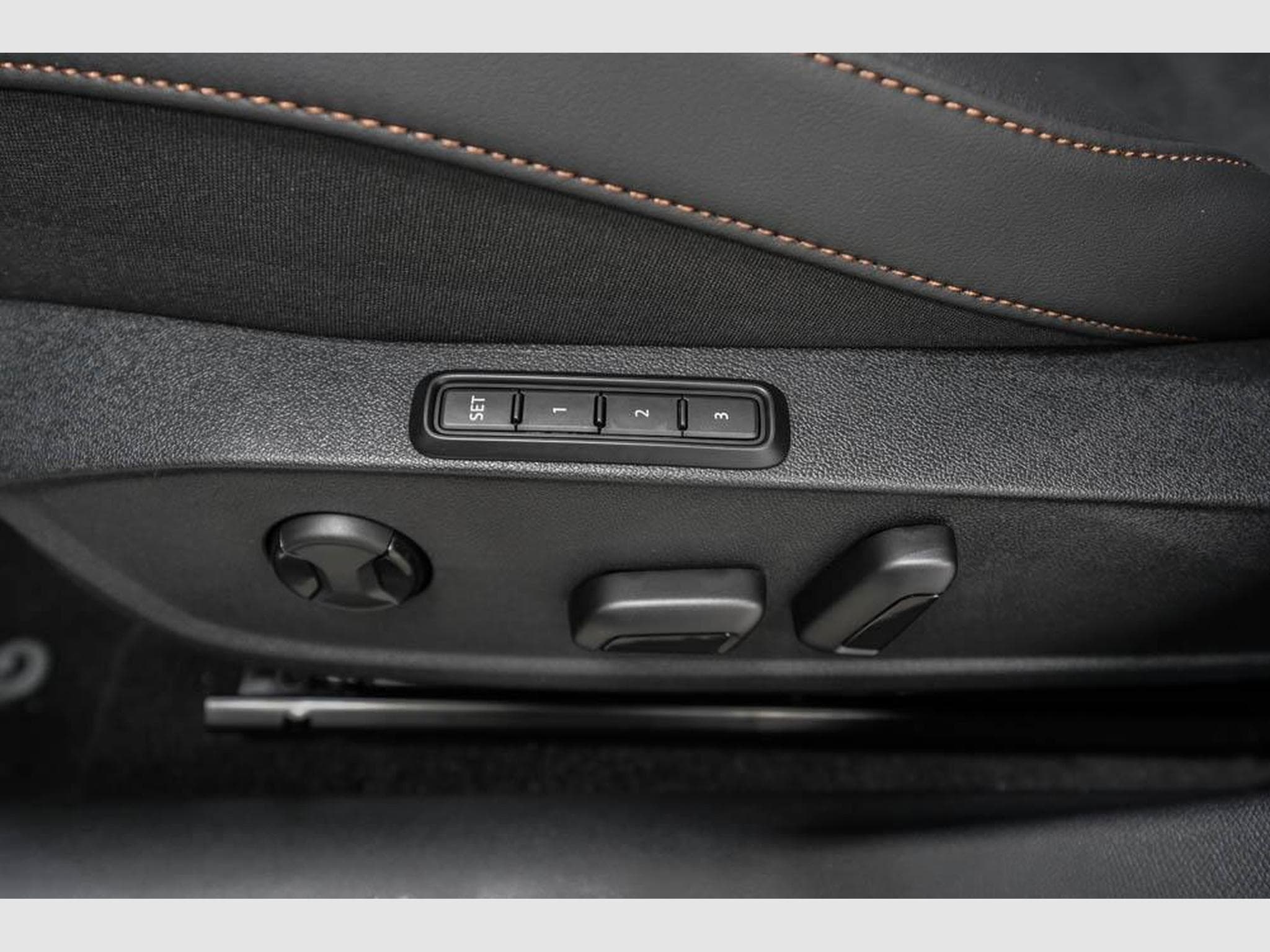 Cupra Formentor 2,0 TSI DSG (2025) - Photo 23