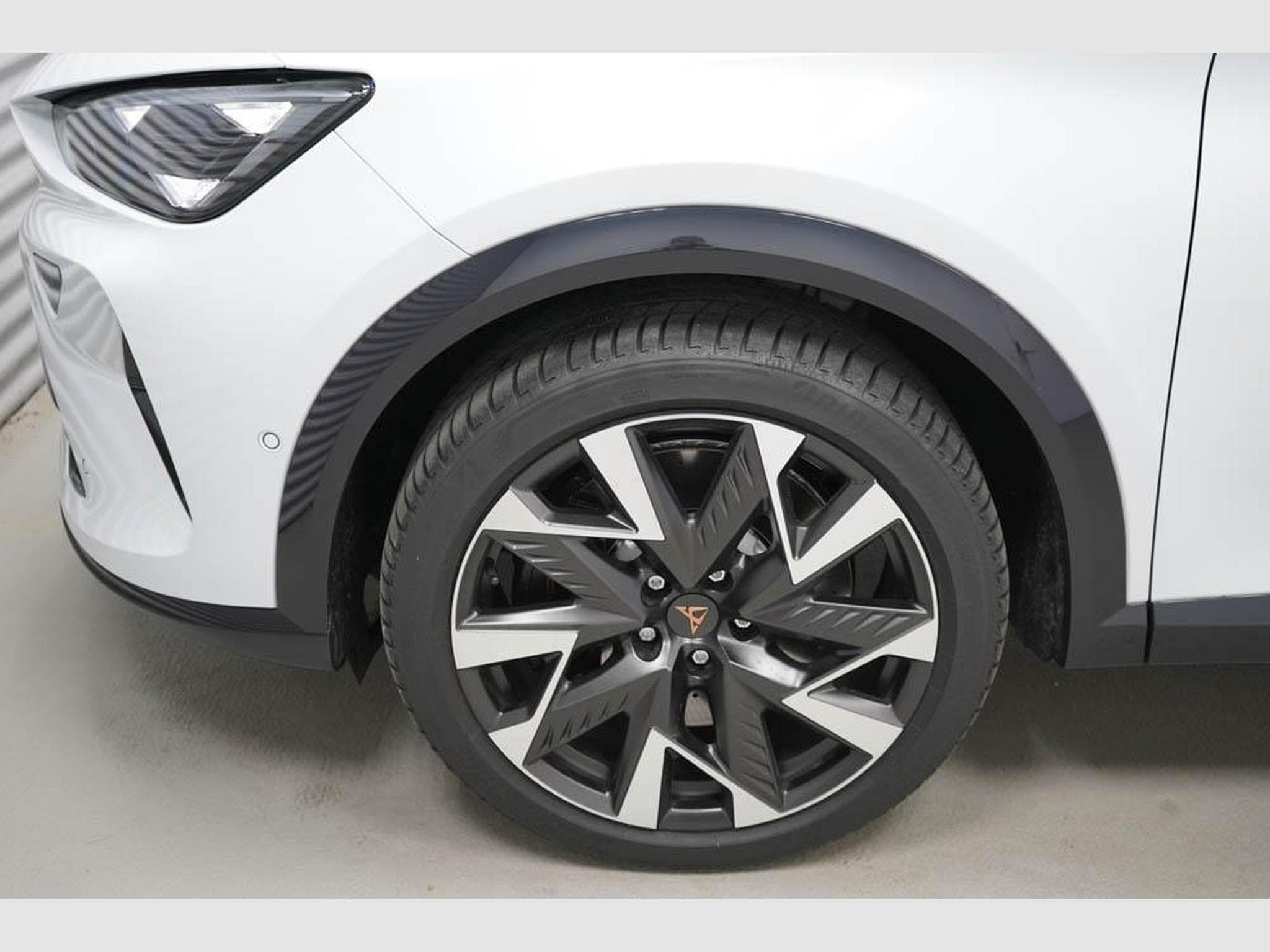 Cupra Formentor 2,0 TSI DSG (2025) - Photo 4