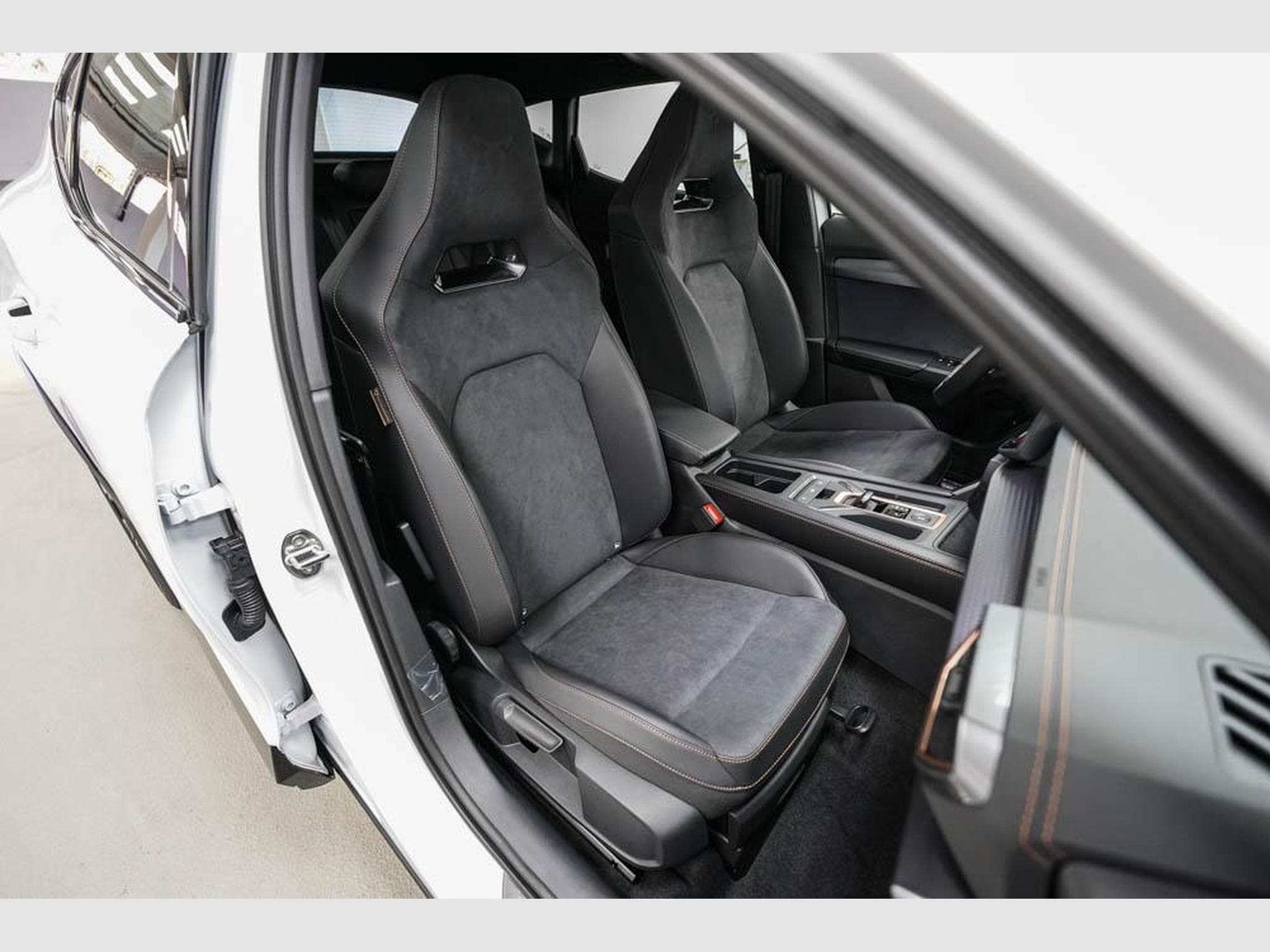 Cupra Formentor 2,0 TSI DSG (2025) - Photo 22