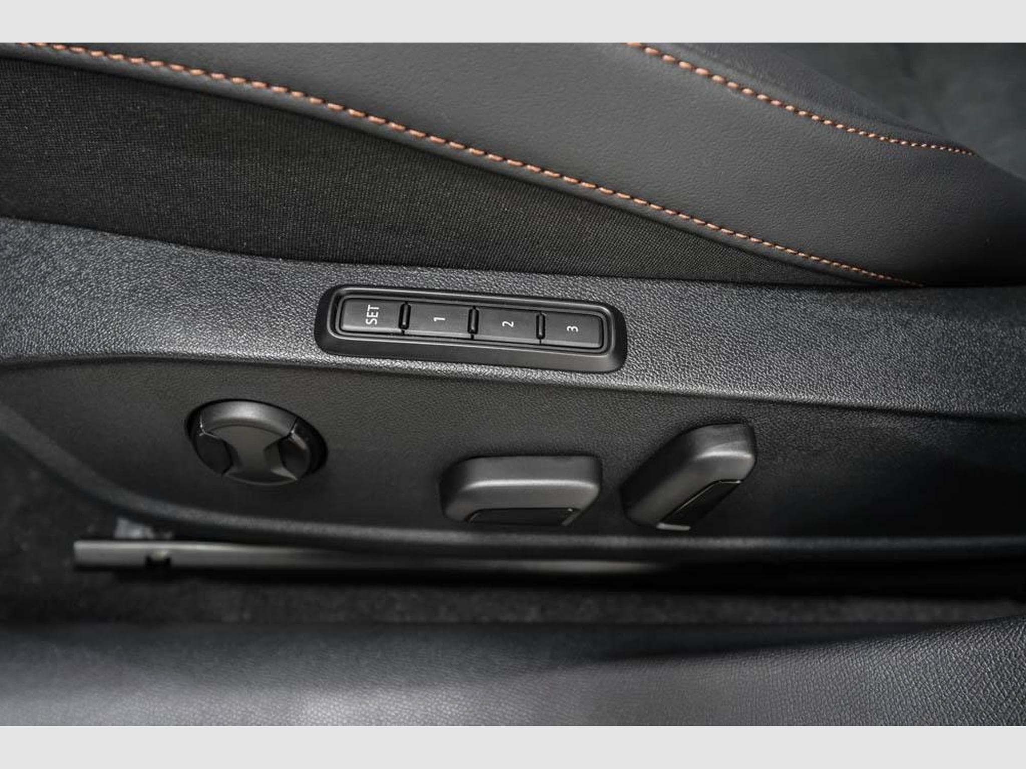 Cupra Formentor 2,0 TSI DSG (2025) - Photo 23