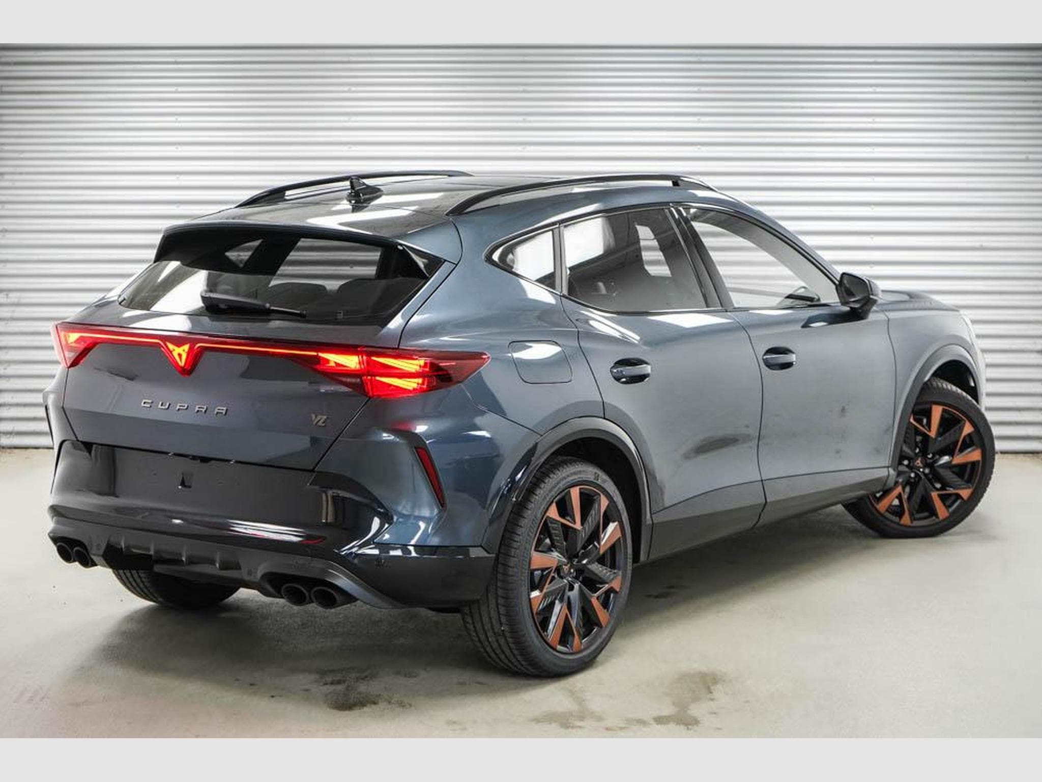 Cupra Formentor 2,0 TSI DSG (2025) - Photo 2