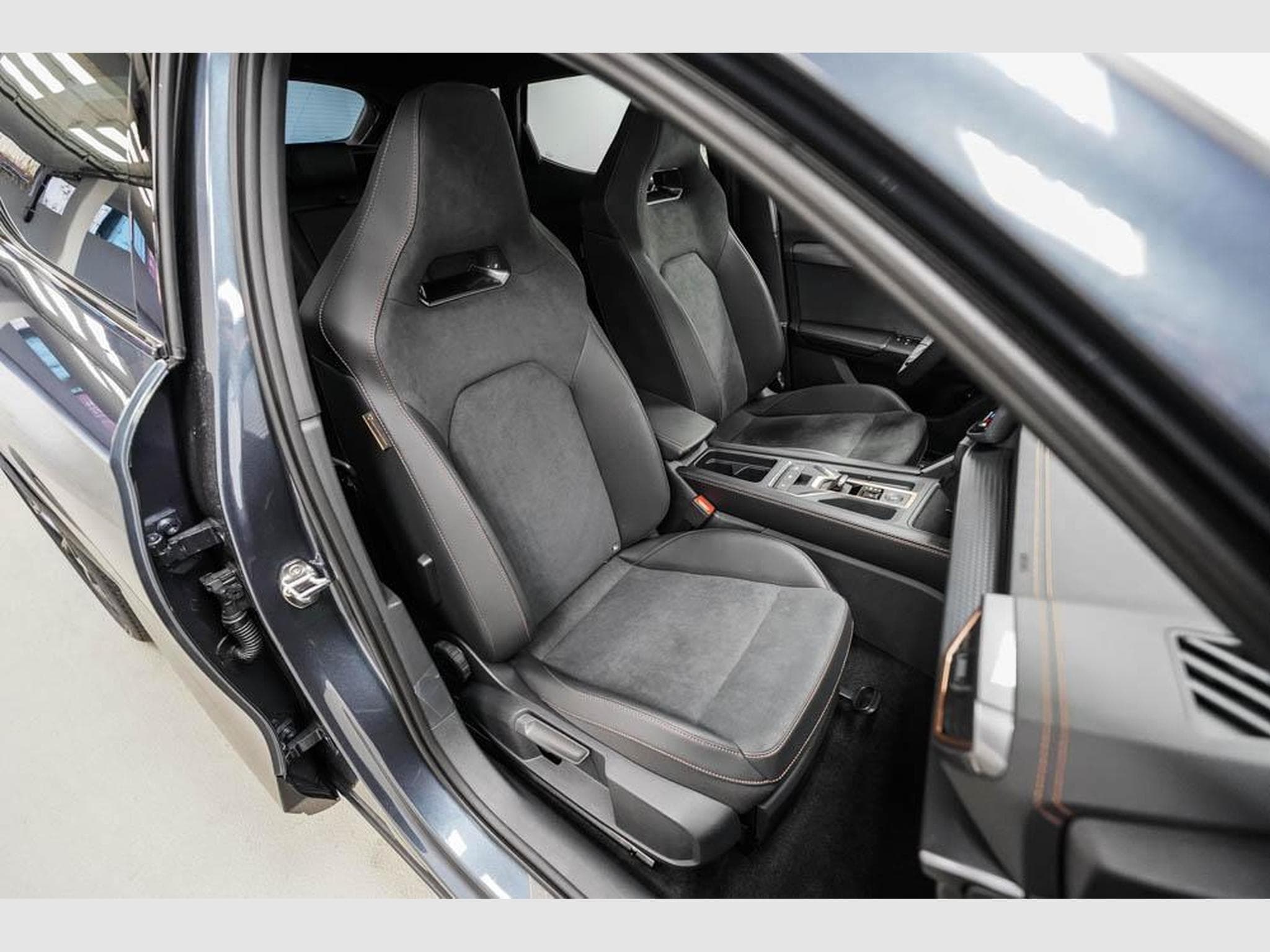 Cupra Formentor 2,0 TSI DSG (2025) - Photo 22