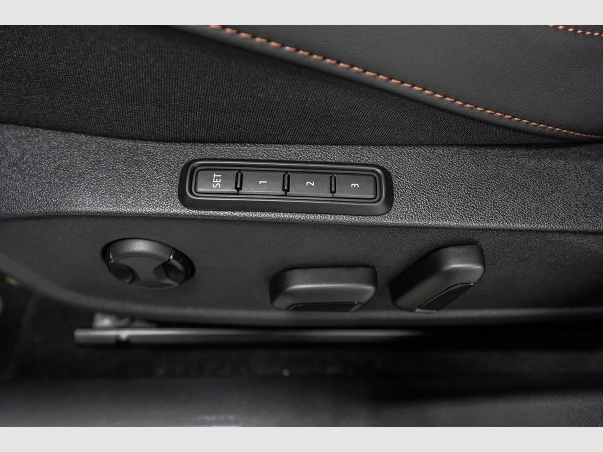 Cupra Formentor 2,0 TSI DSG (2025) - Photo 23