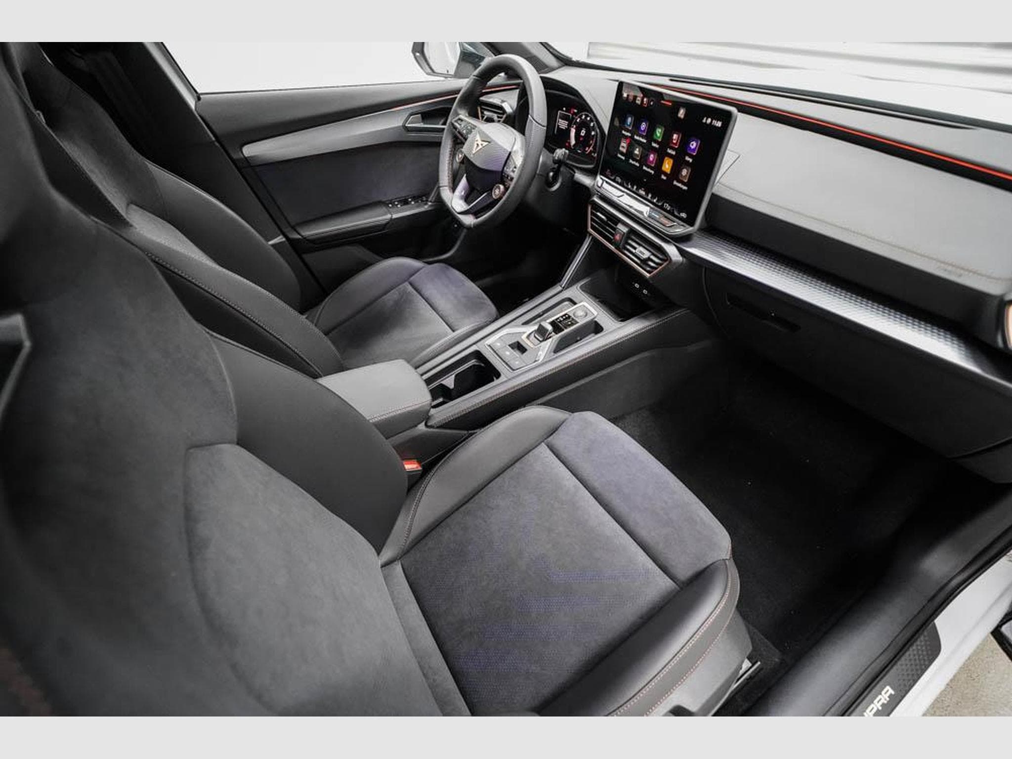 Cupra Formentor 2,0 TSI DSG (2025) - Photo 21