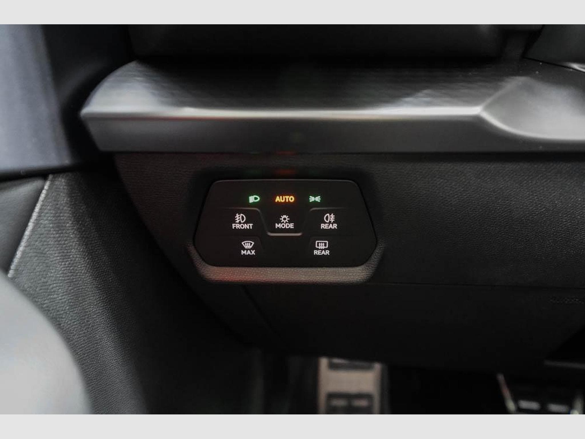 Cupra Formentor 1,5 eTSI DSG (2025) - Photo 11