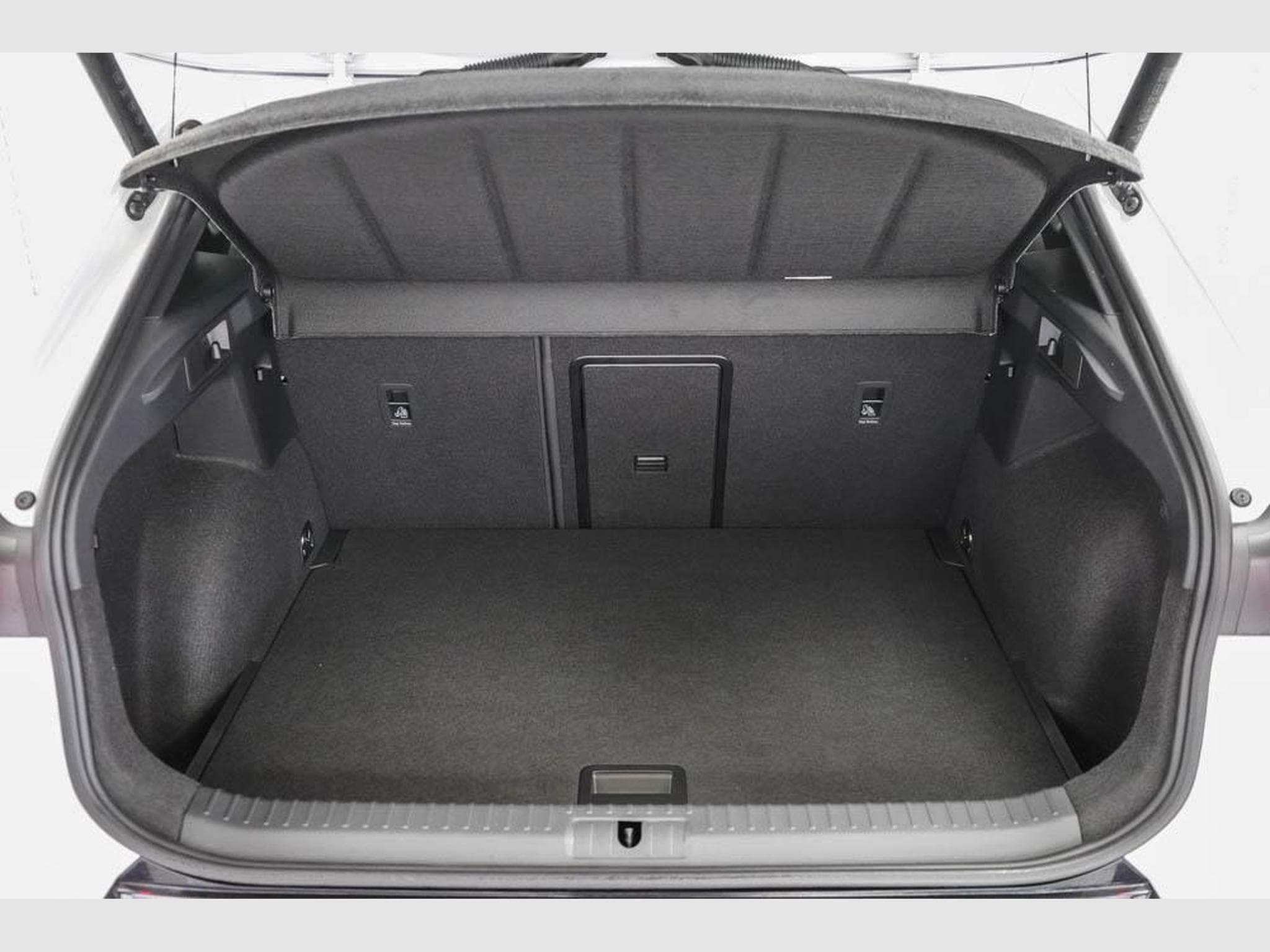 Cupra Formentor 1,5 eTSI DSG (2025) - Photo 18