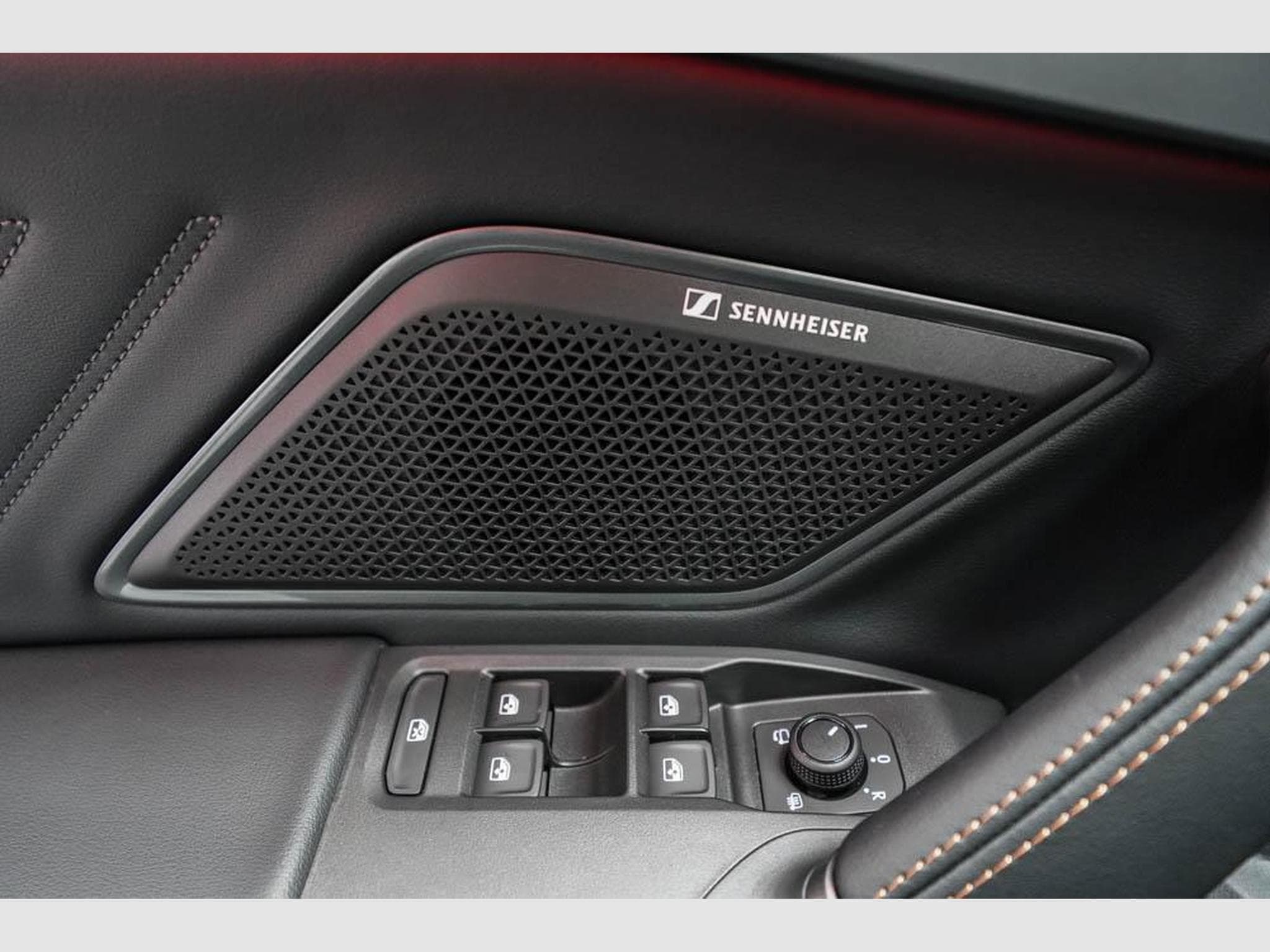 Cupra Formentor 1,5 eTSI DSG (2025) - Photo 23