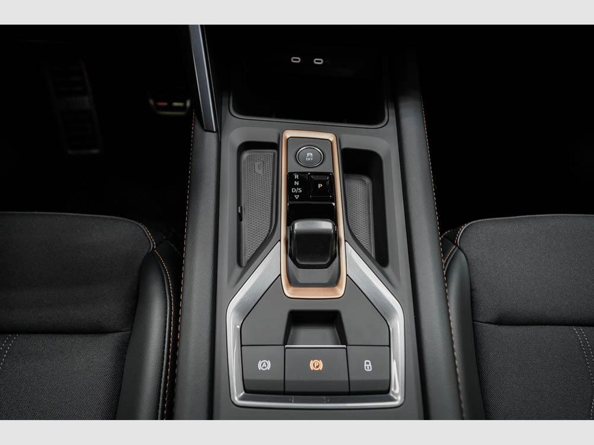 Cupra Formentor 1,5 eTSI DSG (2026) - Photo 12