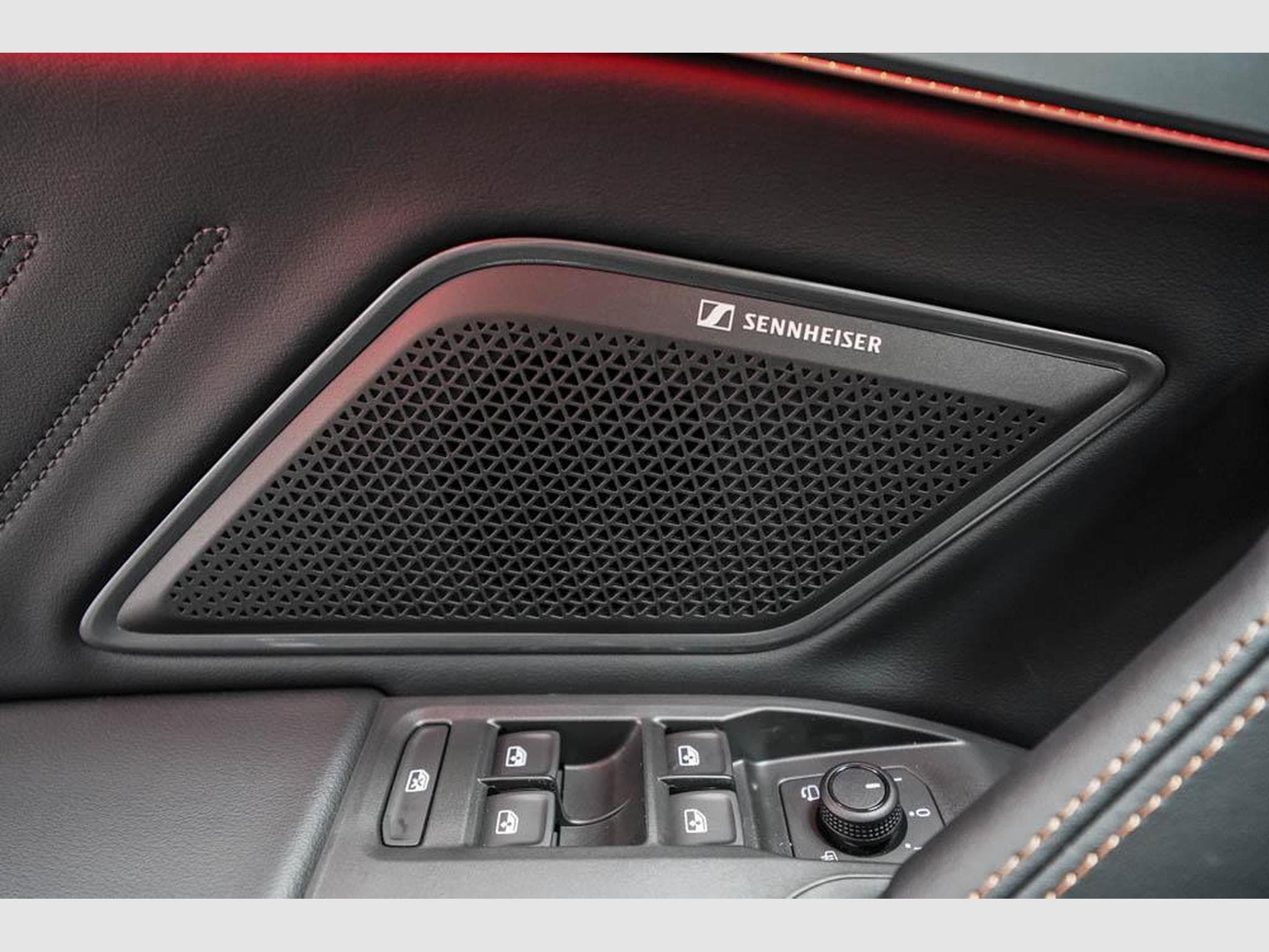 Cupra Formentor 1,5 eTSI DSG (2026) - Photo 23