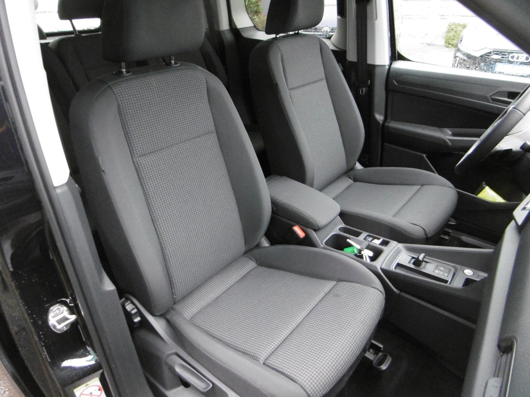 VW Caddy 1.5 TSI 85 (2025) - Foto 11