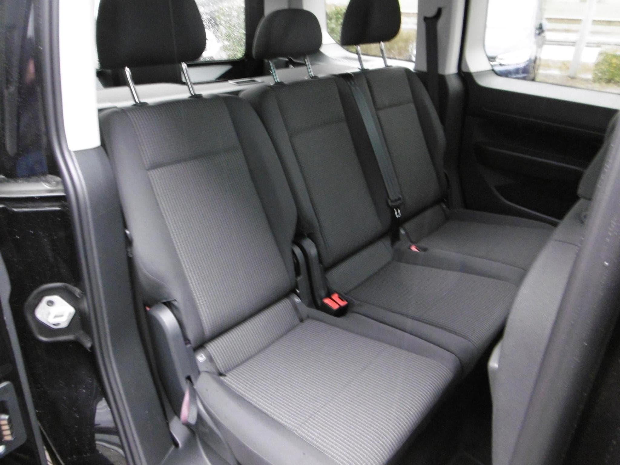 VW Caddy 1.5 TSI 85 (2025) - Foto 9