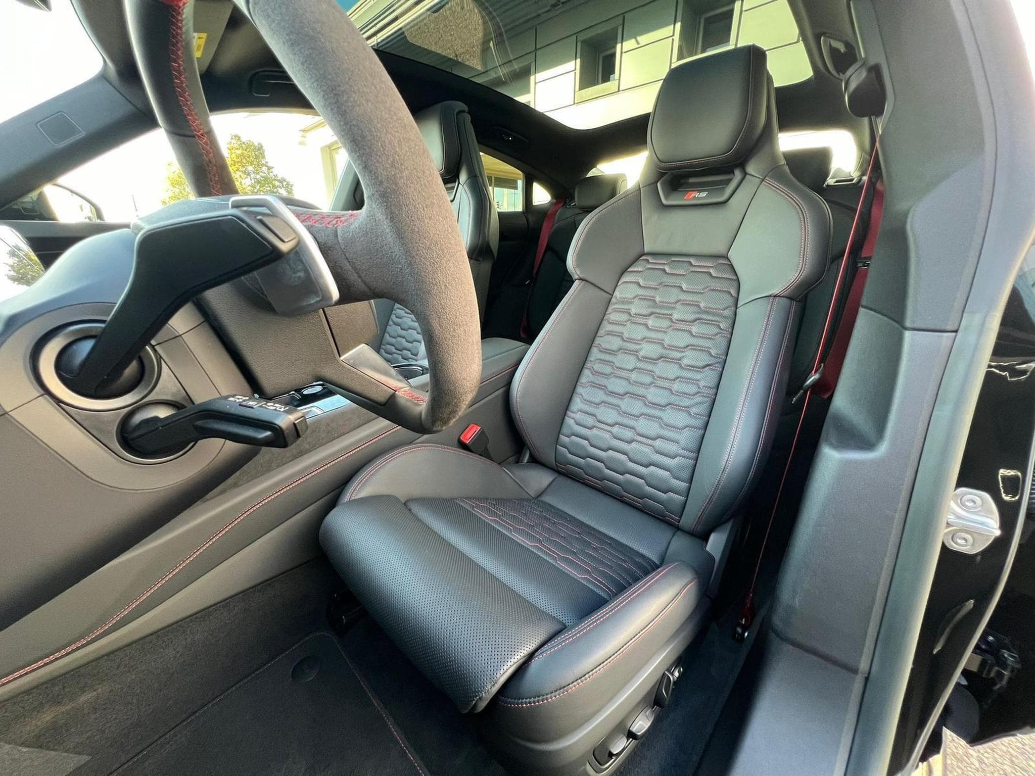 Audi e-tron basis quattro (2025) - Photo 12