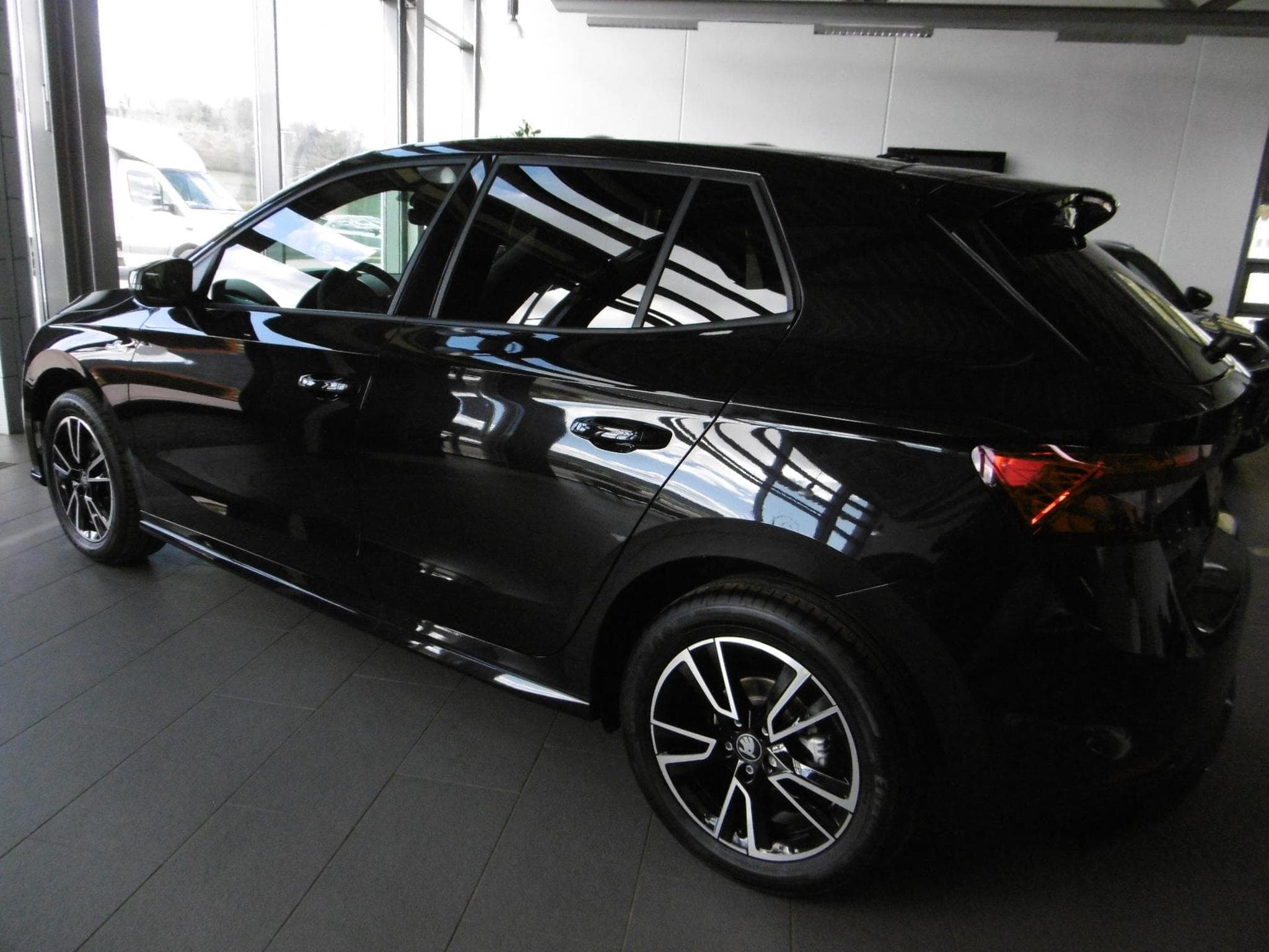 Skoda Fabia Monte Carlo 1.0 (2026) - Photo 5