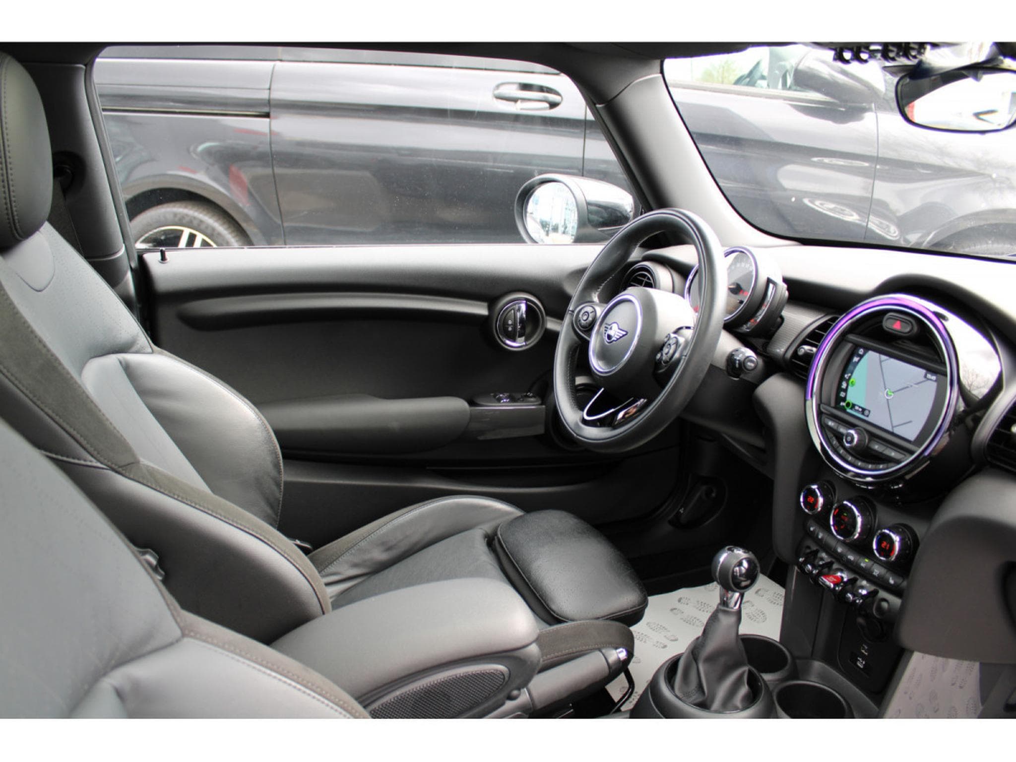 Mini Cooper 1. HAND CUIR BI-XENON NAVI PANO (2020) - Photo 5