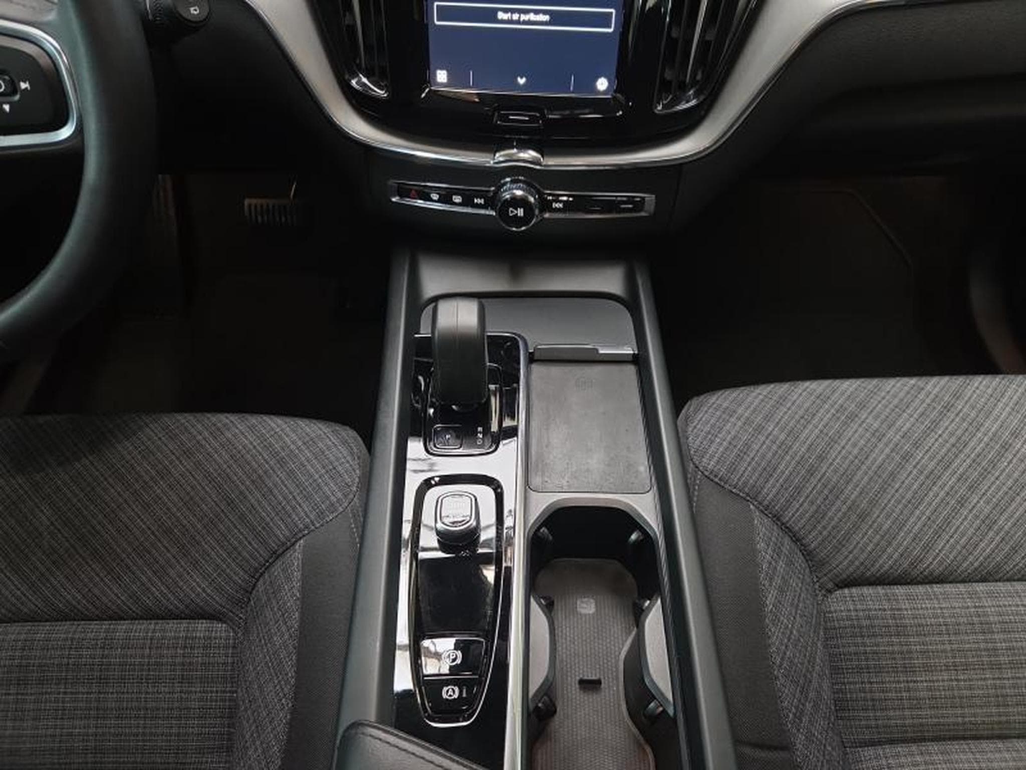 Volvo XC60 B4 Core /  Essence (2023) - Photo 11