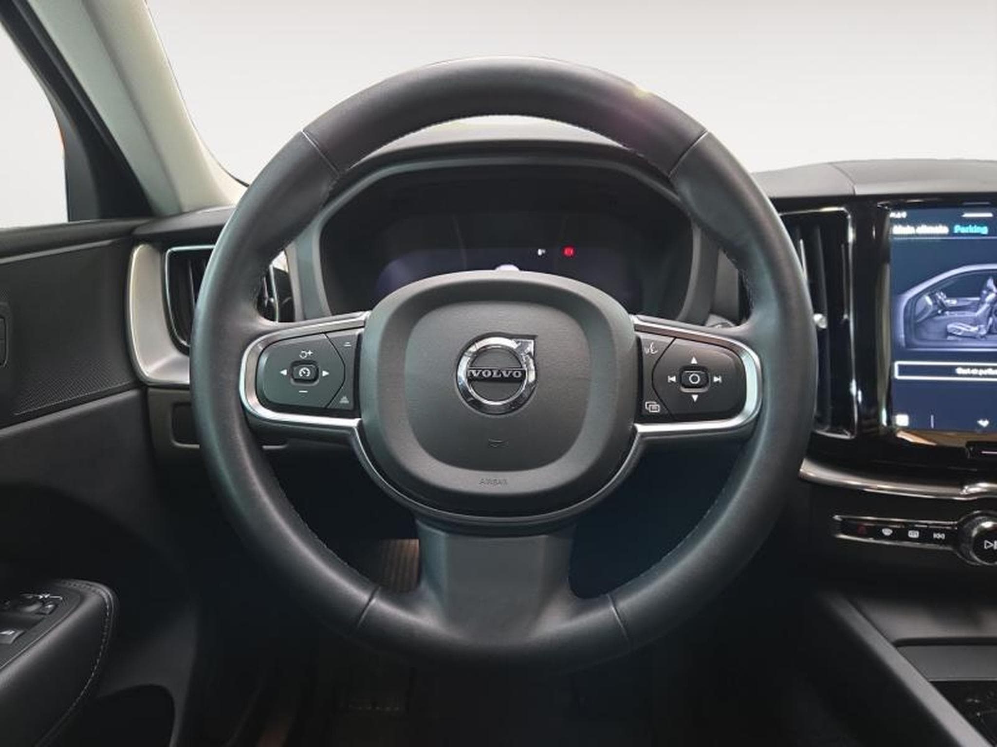 Volvo XC60 B4 Core /  Essence (2023) - Photo 12