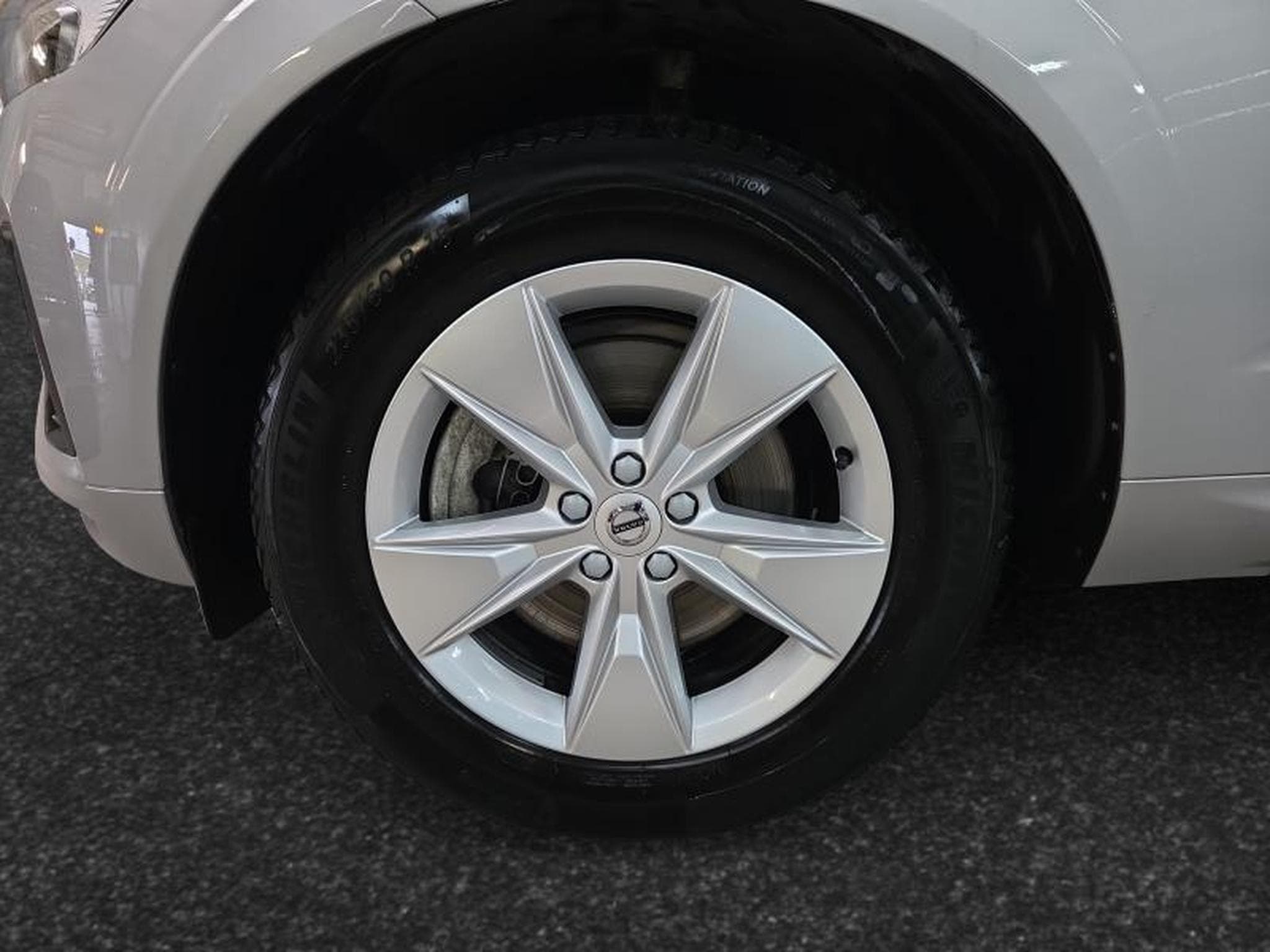 Volvo XC60 B4 Core /  Essence (2023) - Photo 14