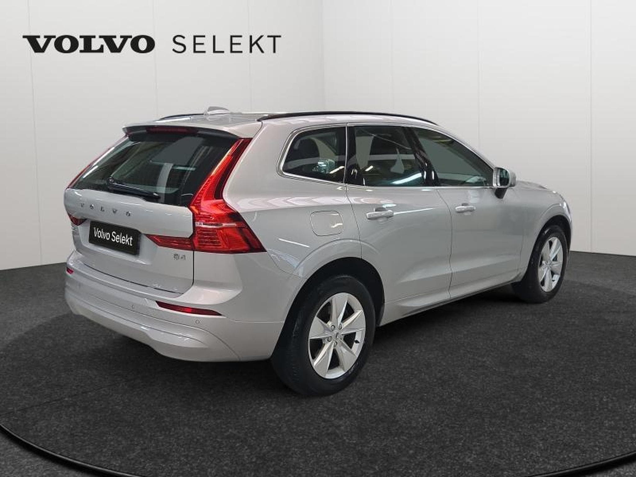 Volvo XC60 B4 Core /  Essence (2023) - Photo 2