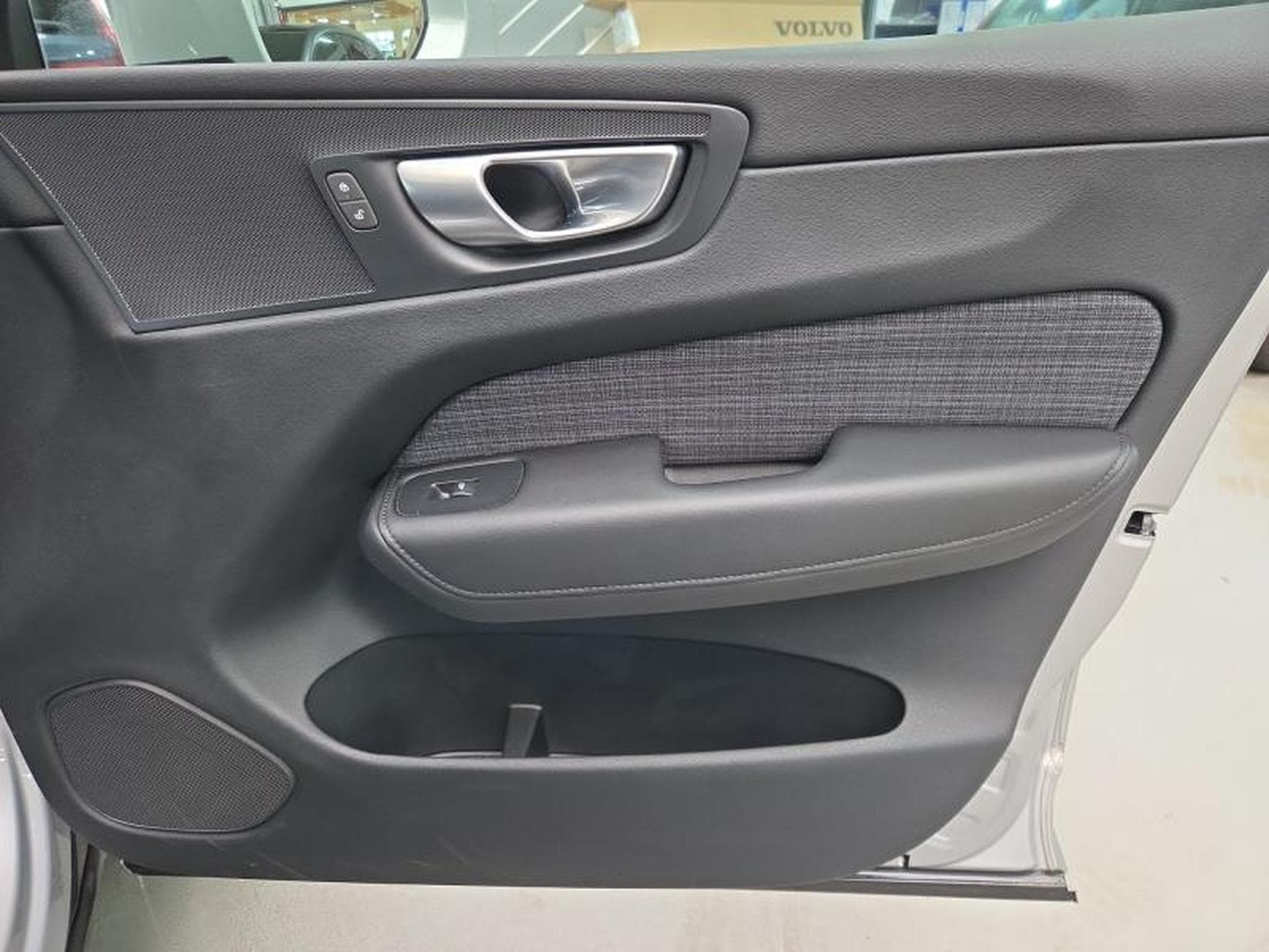 Volvo XC60 B4 Core /  Essence (2023) - Photo 21