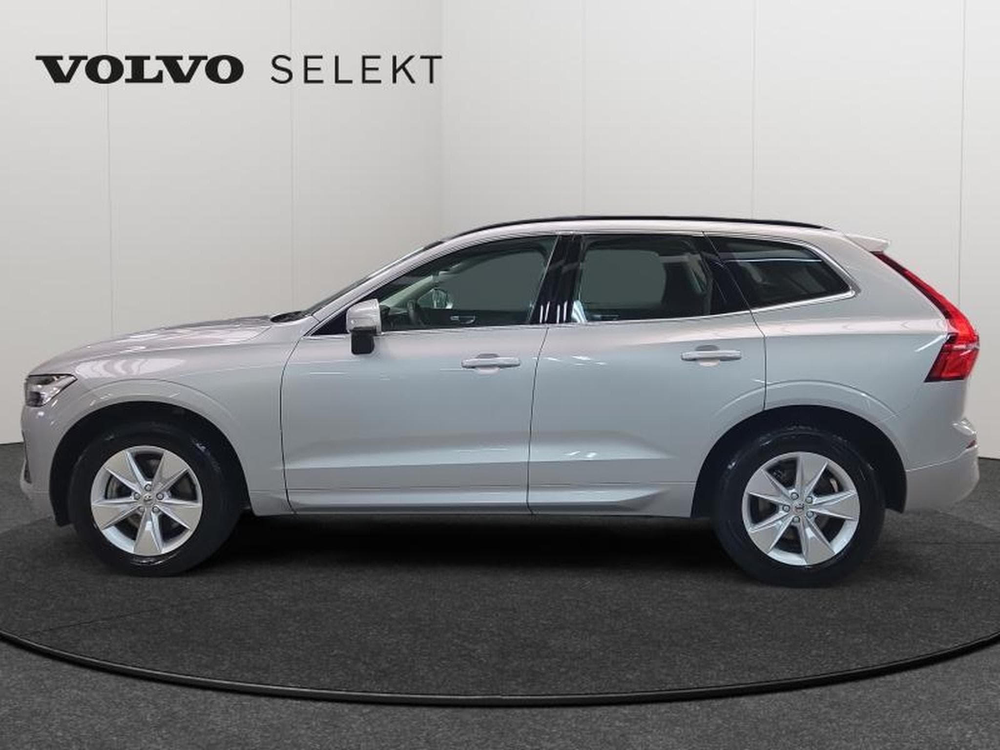 Volvo XC60 B4 Core /  Essence (2023) - Photo 4