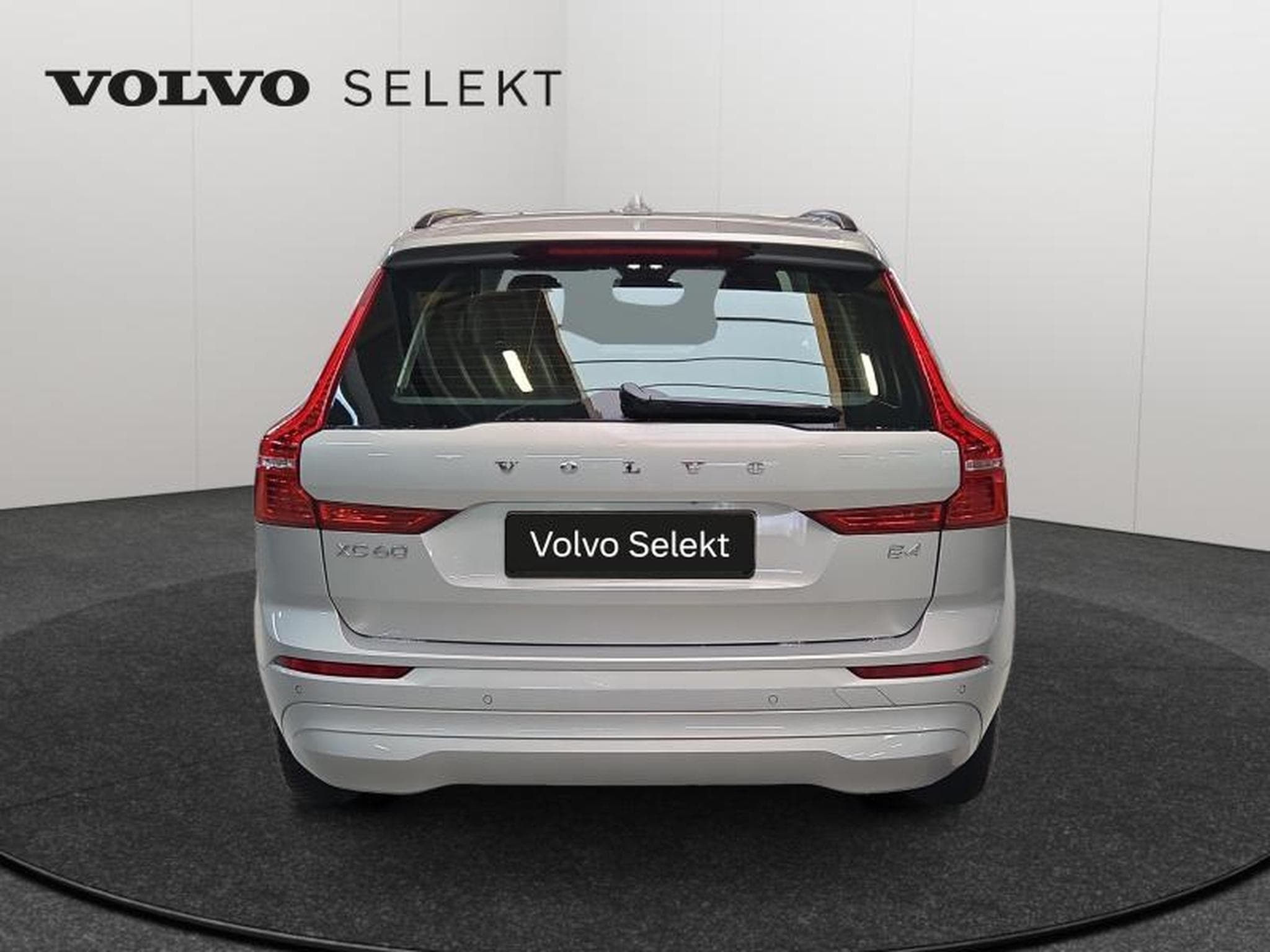 Volvo XC60 B4 Core /  Essence (2023) - Photo 6