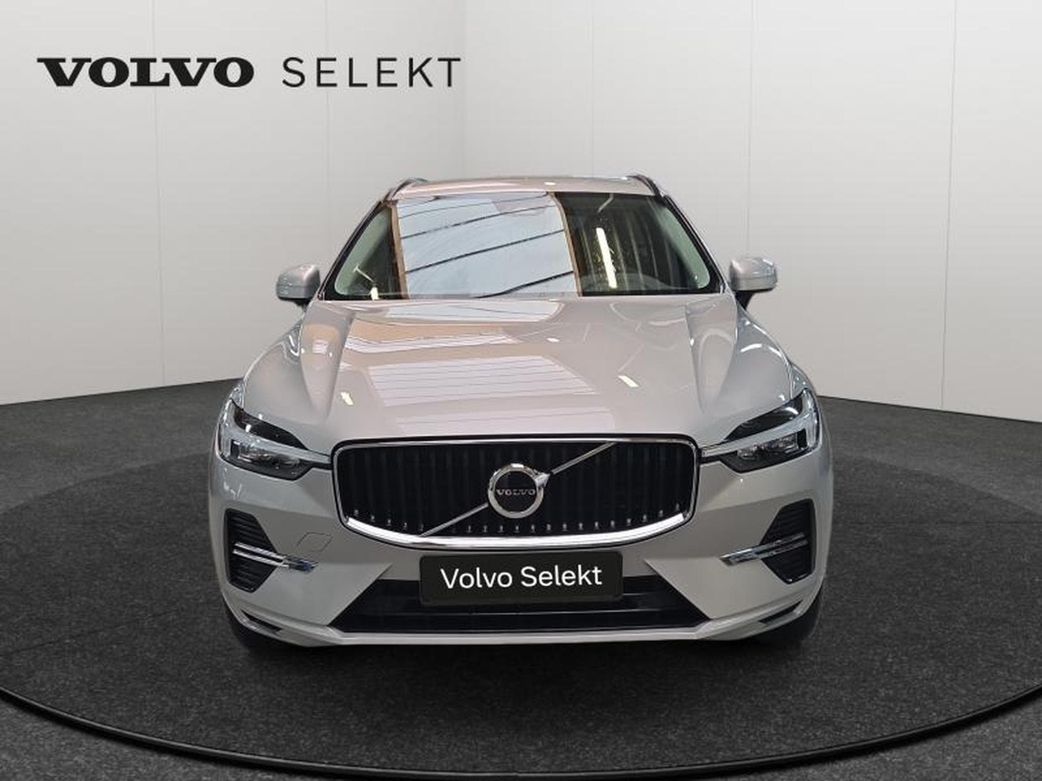 Volvo XC60 B4 Core /  Essence (2023) - Photo 9