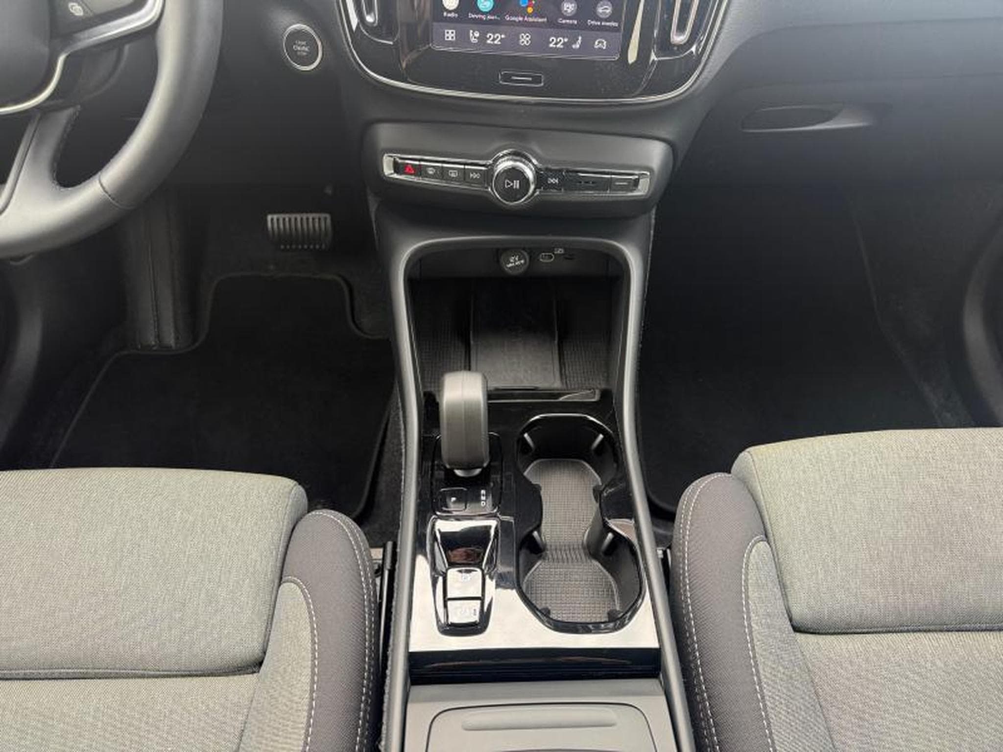 Volvo XC40 B3 Plus Dark / Essence (2025) - Photo 11